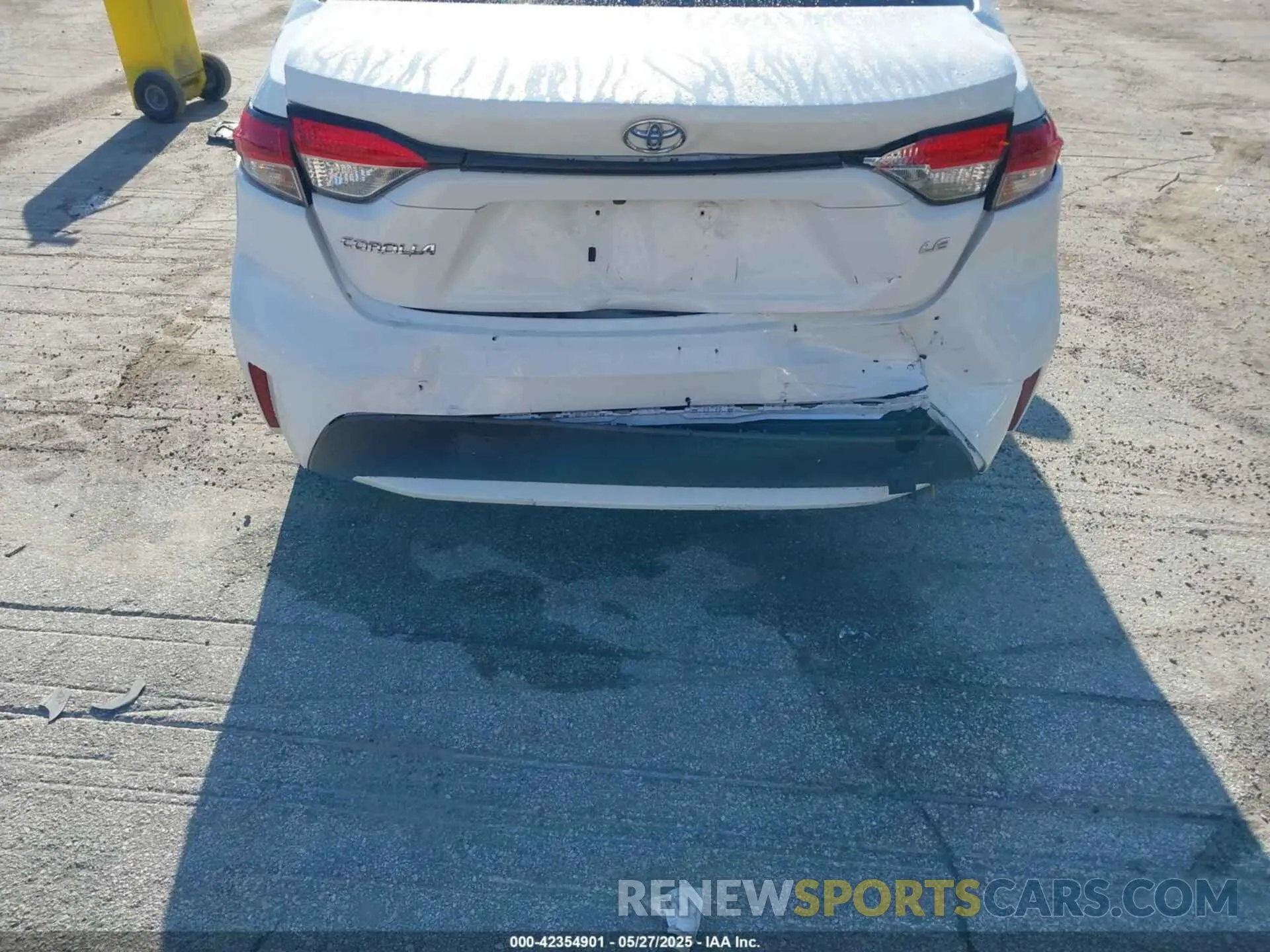 17 Photograph of a damaged car JTDEPRAE4LJ070602 TOYOTA COROLLA 2020
