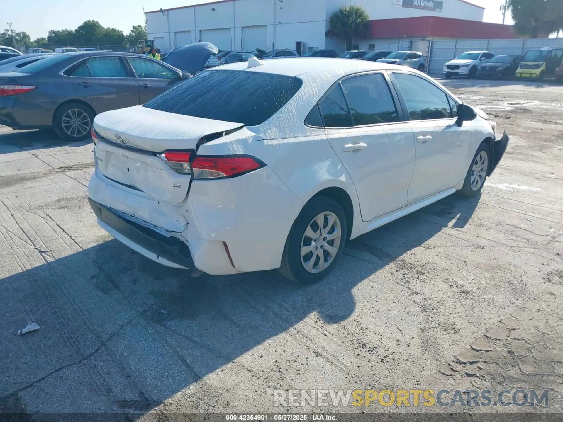4 Photograph of a damaged car JTDEPRAE4LJ070602 TOYOTA COROLLA 2020
