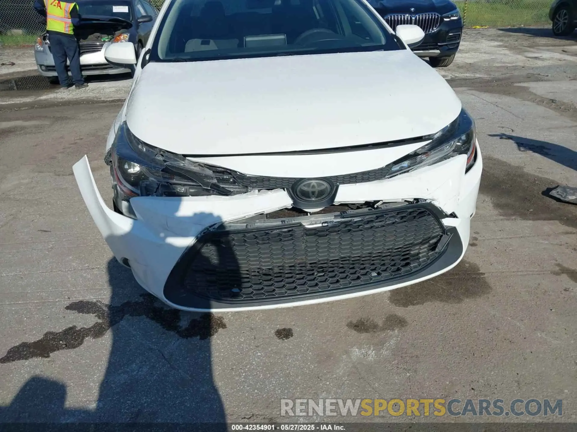 6 Photograph of a damaged car JTDEPRAE4LJ070602 TOYOTA COROLLA 2020
