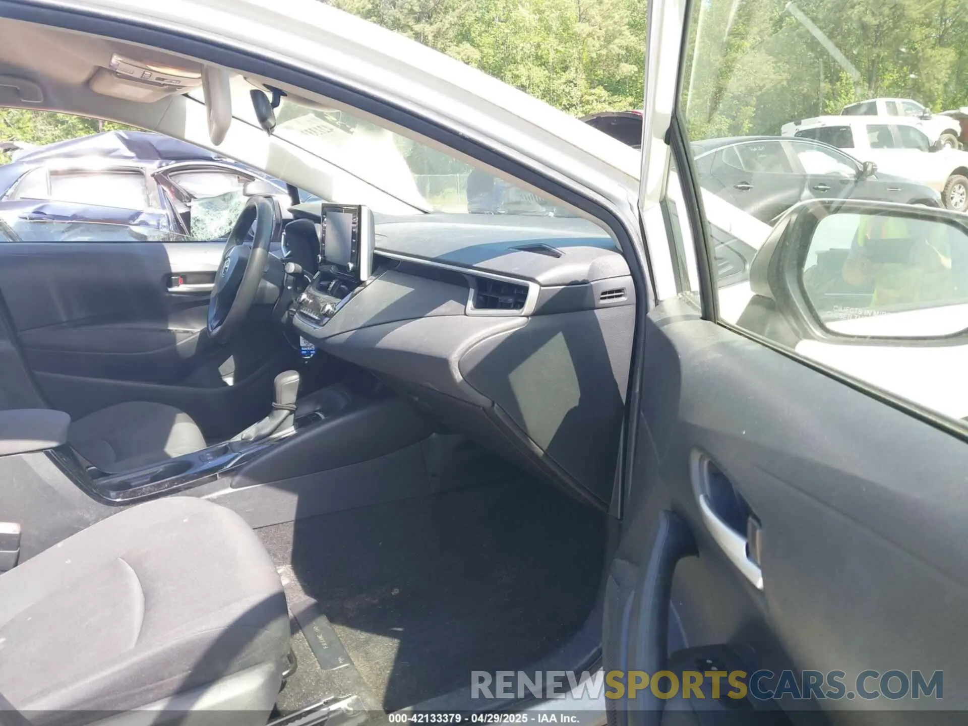 5 Photograph of a damaged car JTDEPRAE4LJ075914 TOYOTA COROLLA 2020