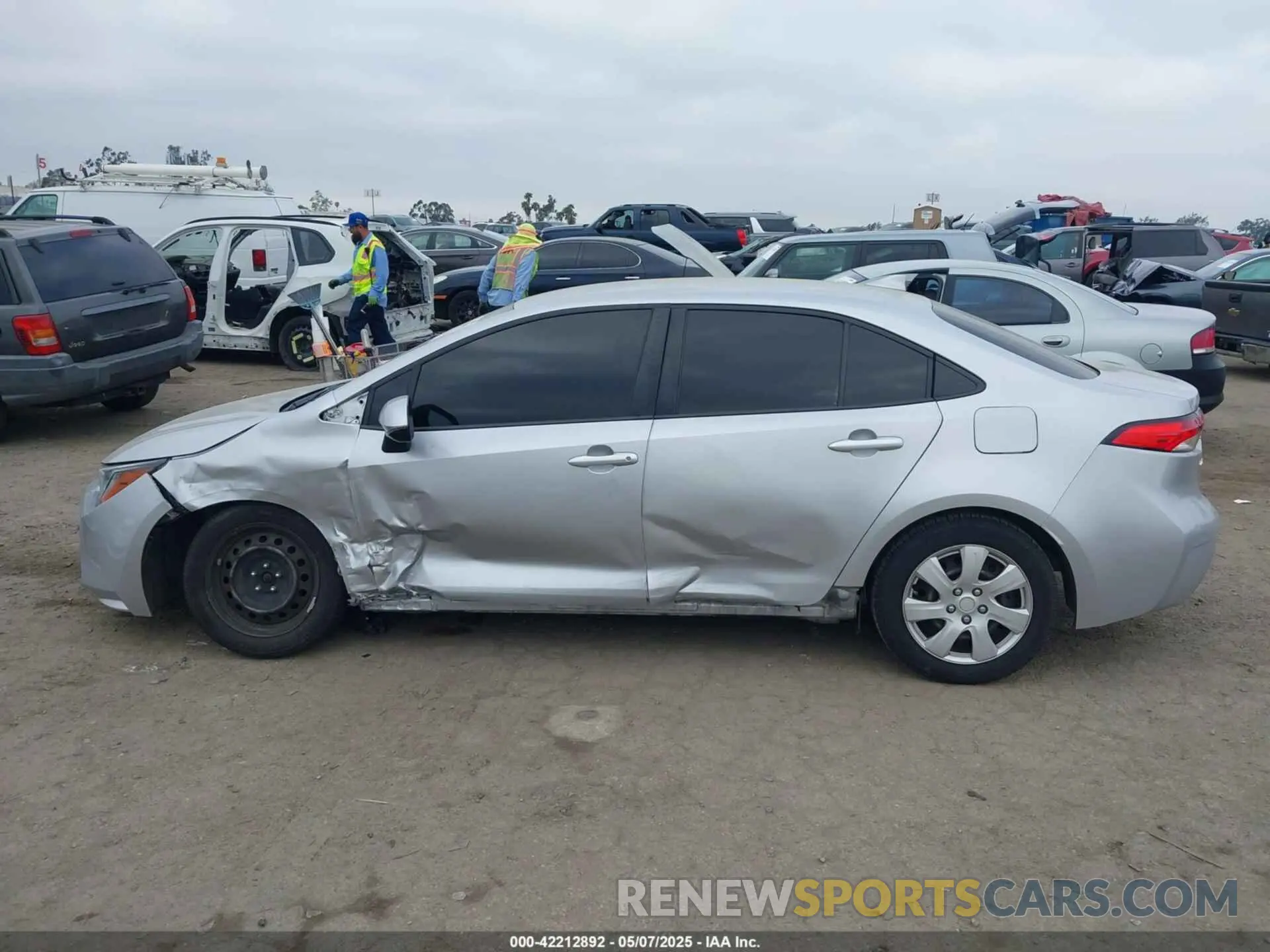 14 Photograph of a damaged car JTDEPRAE5LJ006777 TOYOTA COROLLA 2020