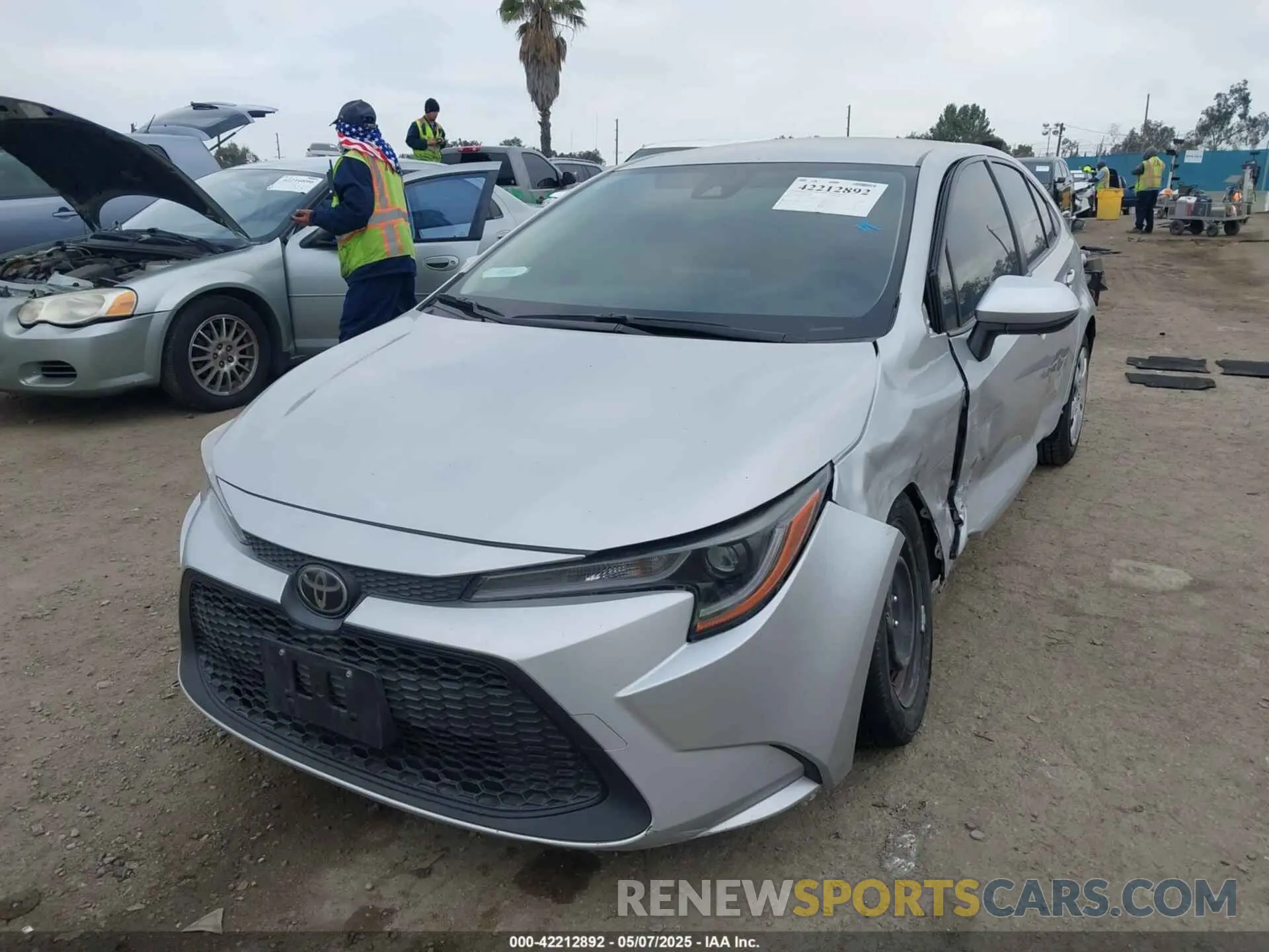 2 Photograph of a damaged car JTDEPRAE5LJ006777 TOYOTA COROLLA 2020