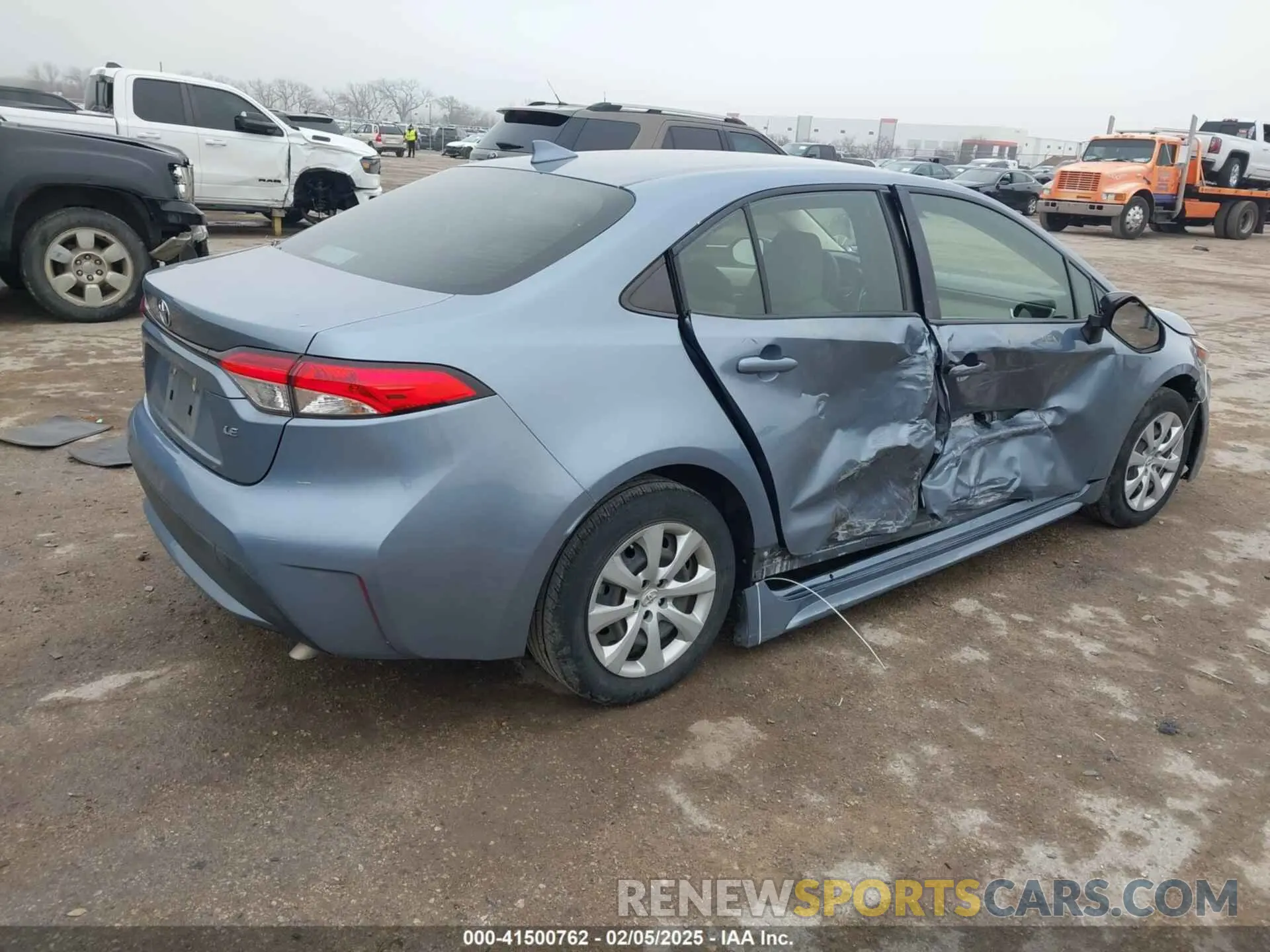 4 Photograph of a damaged car JTDEPRAE5LJ010828 TOYOTA COROLLA 2020