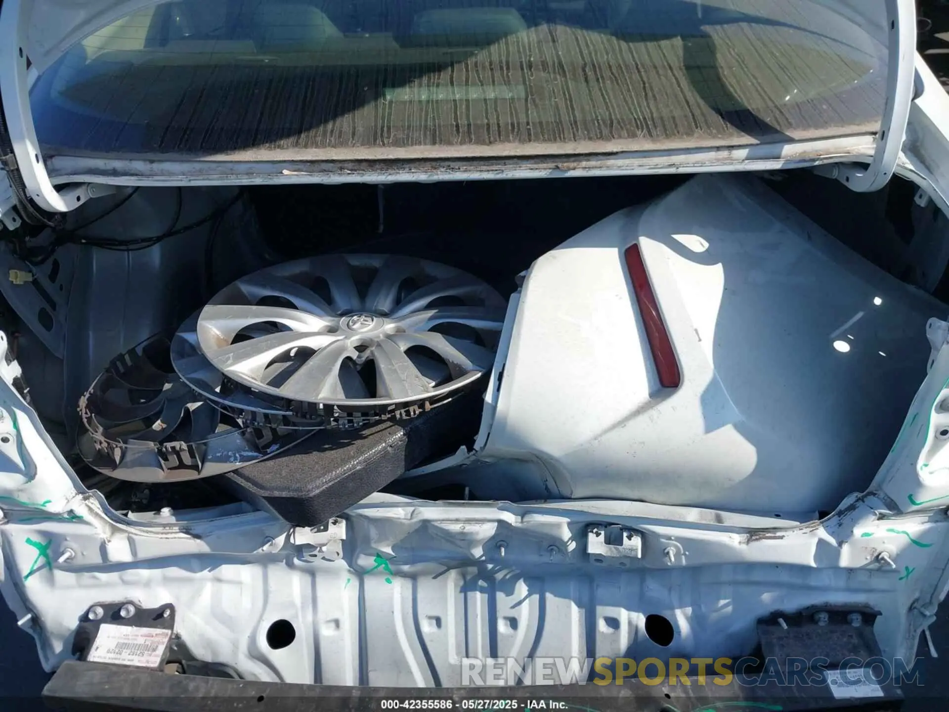 12 Photograph of a damaged car JTDEPRAE5LJ011719 TOYOTA COROLLA 2020