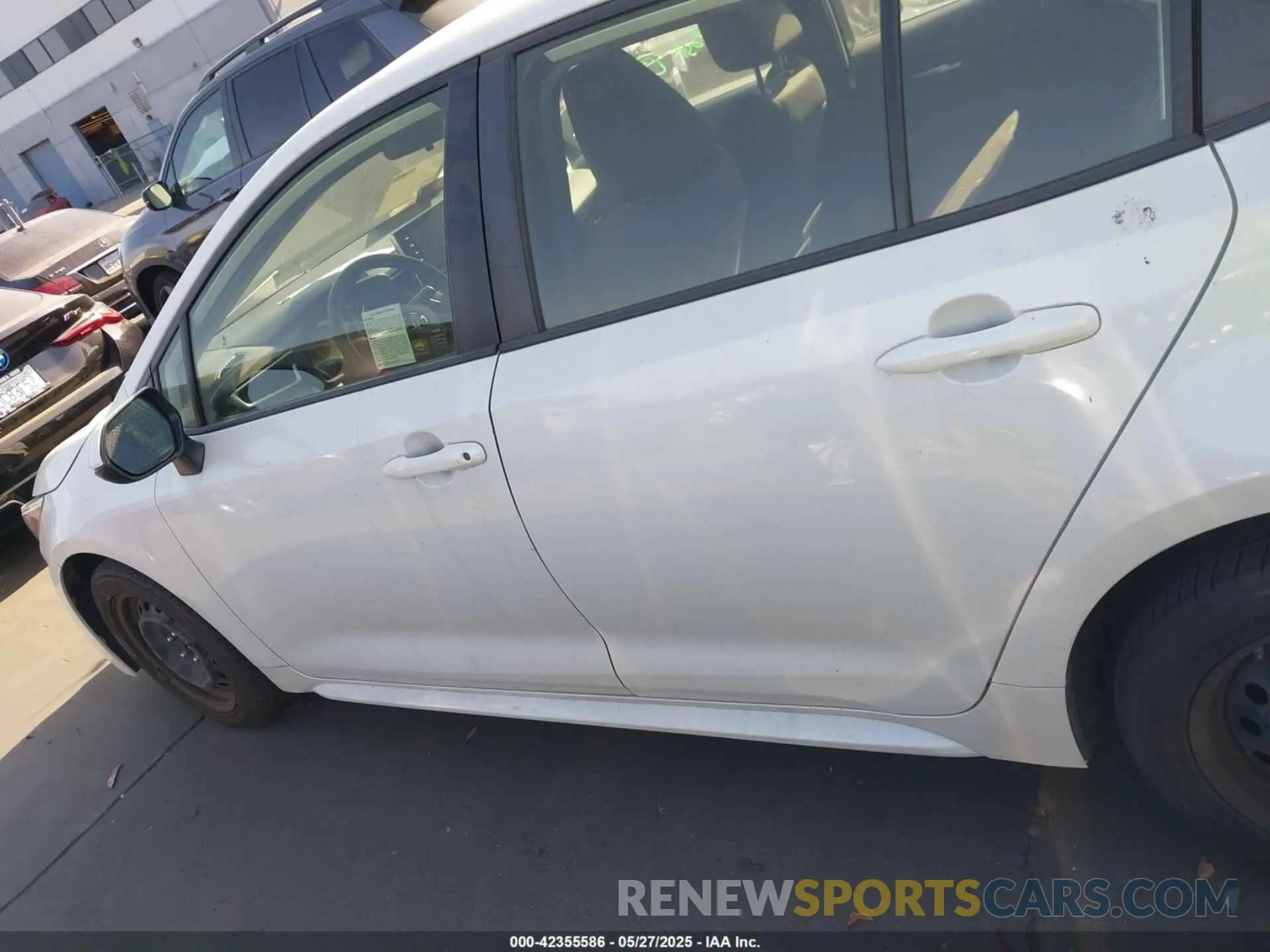 15 Photograph of a damaged car JTDEPRAE5LJ011719 TOYOTA COROLLA 2020