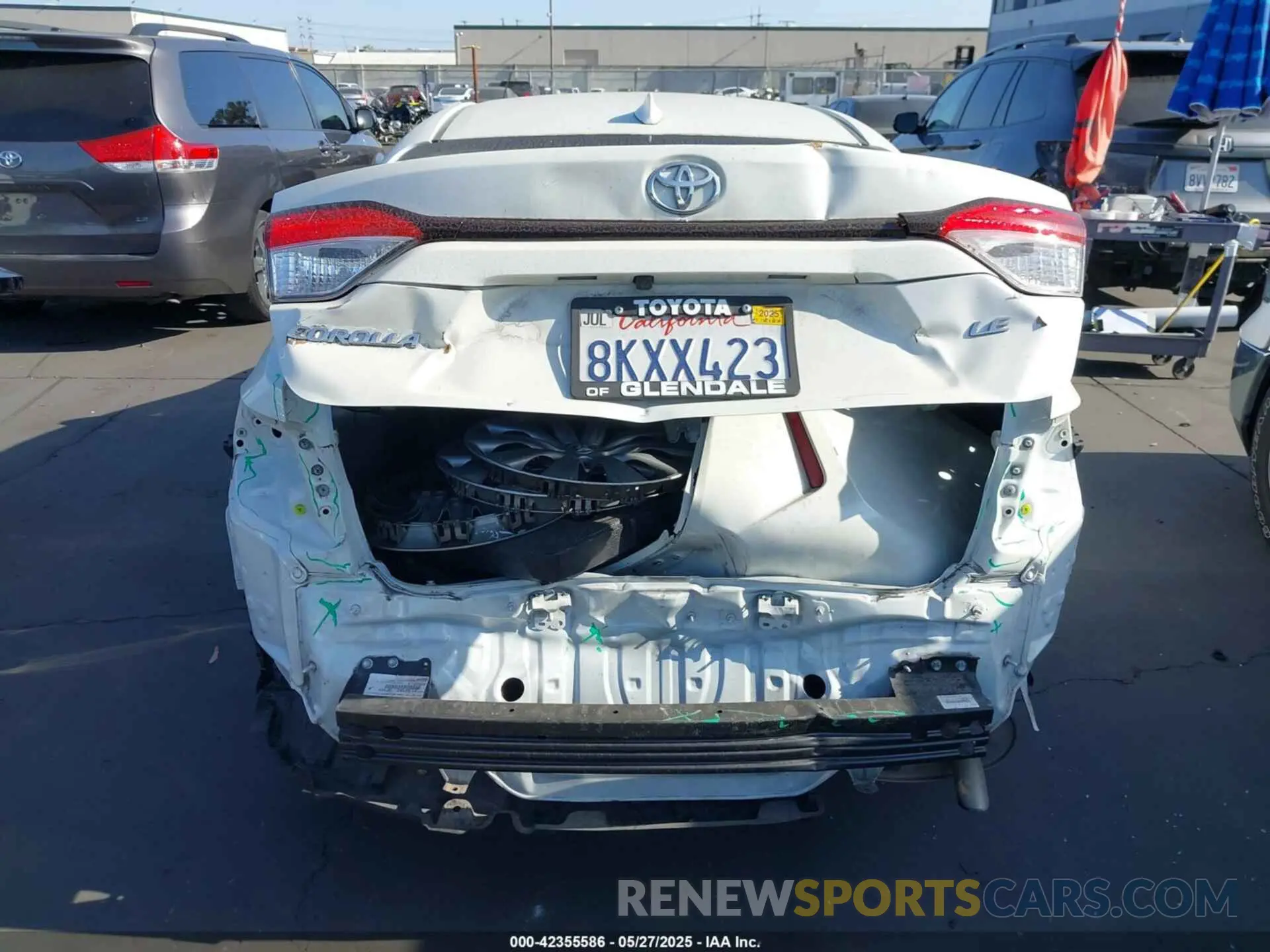 17 Photograph of a damaged car JTDEPRAE5LJ011719 TOYOTA COROLLA 2020