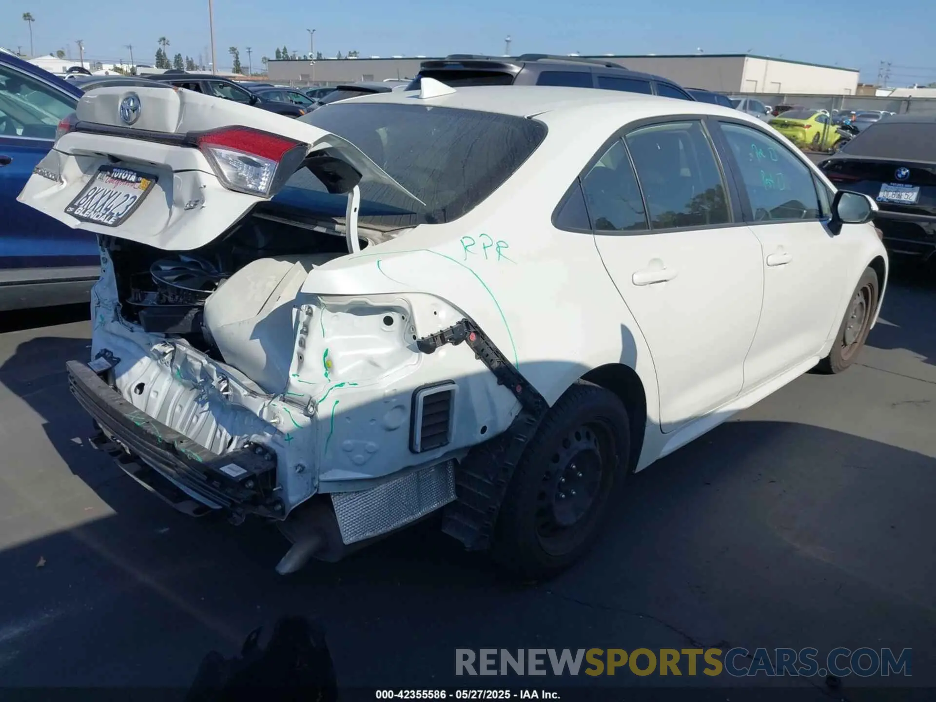 4 Photograph of a damaged car JTDEPRAE5LJ011719 TOYOTA COROLLA 2020
