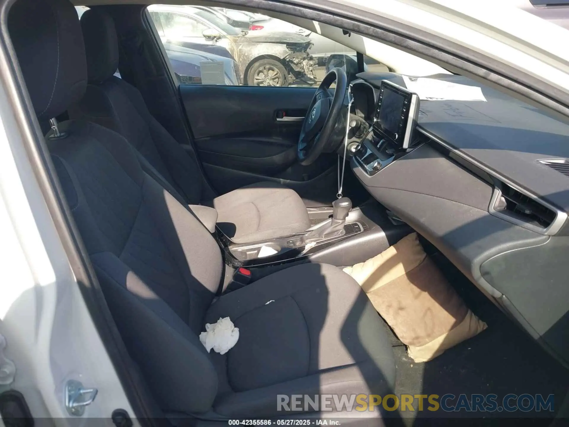 5 Photograph of a damaged car JTDEPRAE5LJ011719 TOYOTA COROLLA 2020