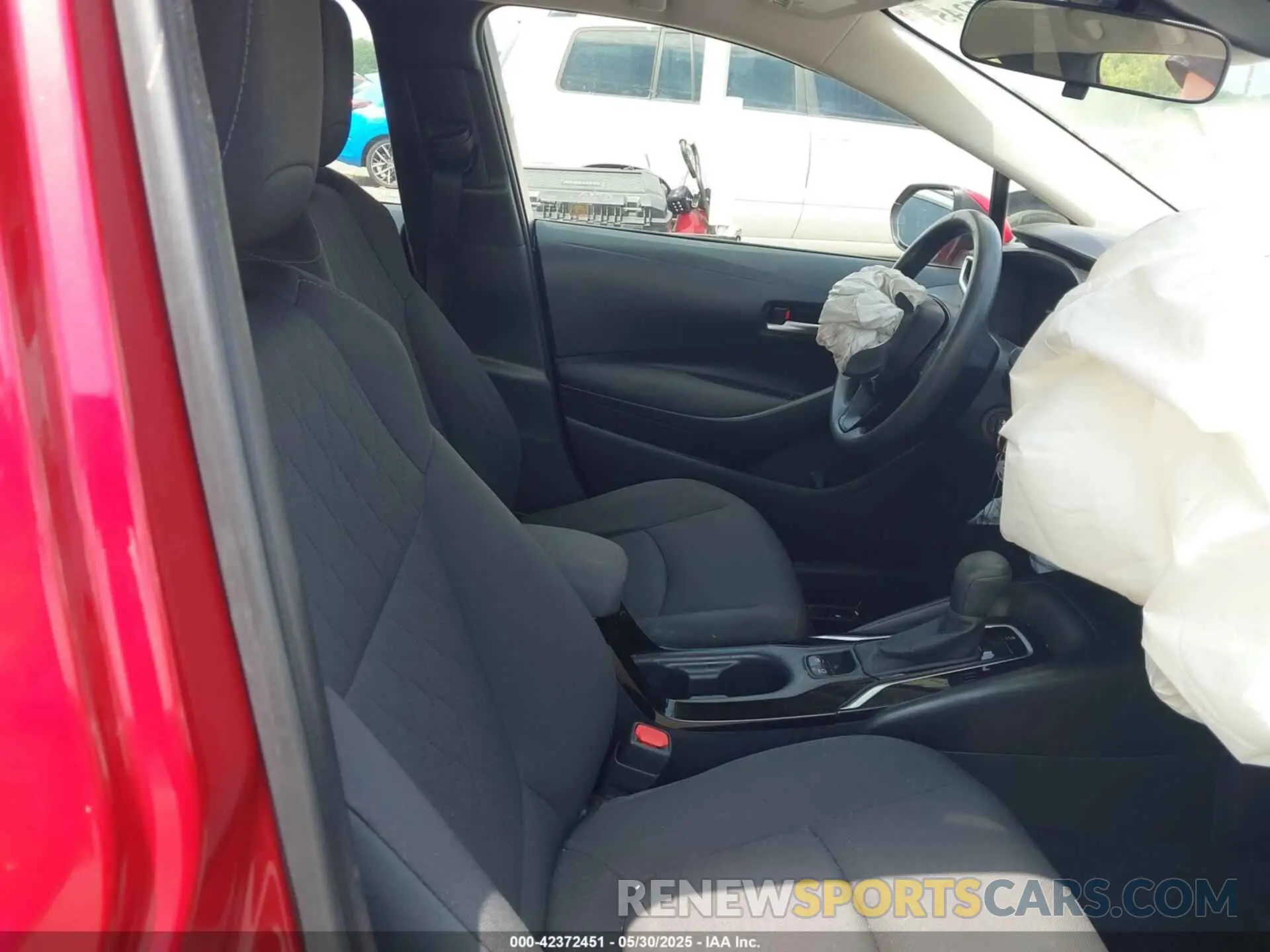 5 Photograph of a damaged car JTDEPRAE5LJ011820 TOYOTA COROLLA 2020