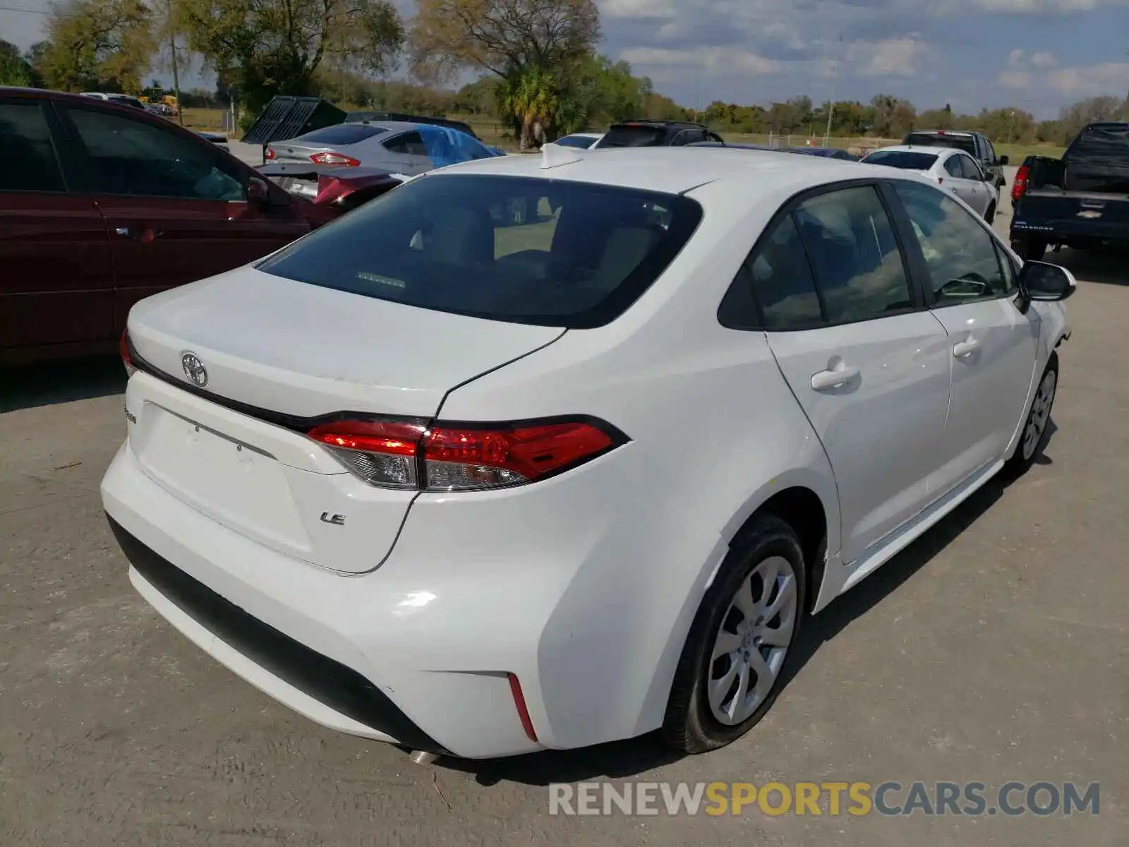 4 Photograph of a damaged car JTDEPRAE5LJ025524 TOYOTA COROLLA 2020