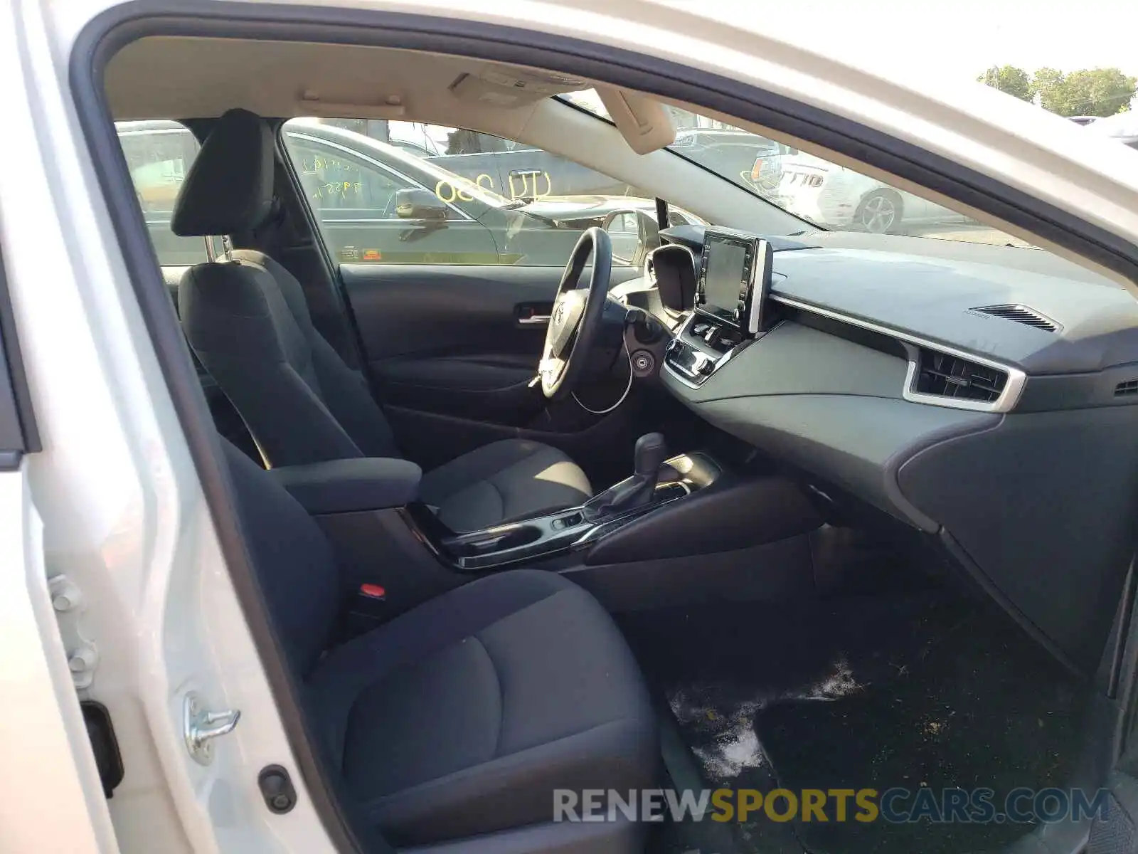 5 Photograph of a damaged car JTDEPRAE5LJ026690 TOYOTA COROLLA 2020