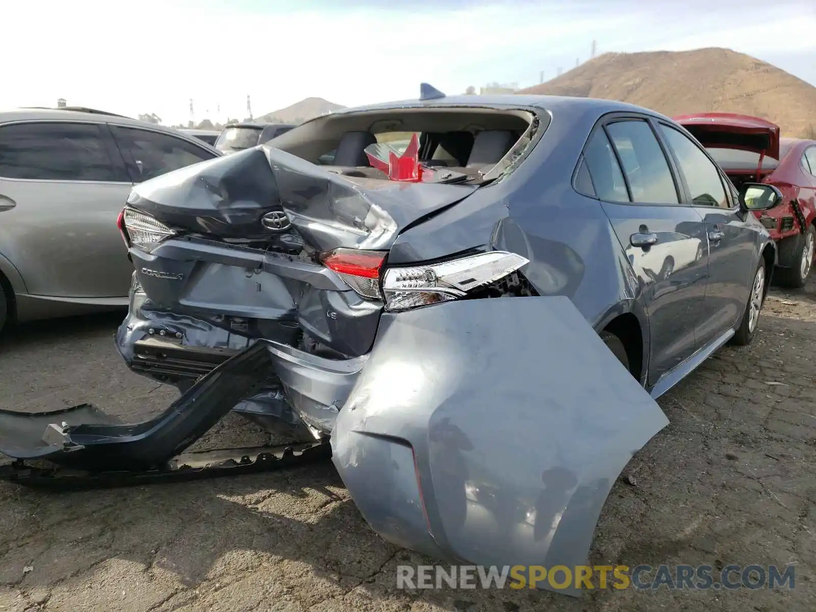 4 Photograph of a damaged car JTDEPRAE5LJ028066 TOYOTA COROLLA 2020