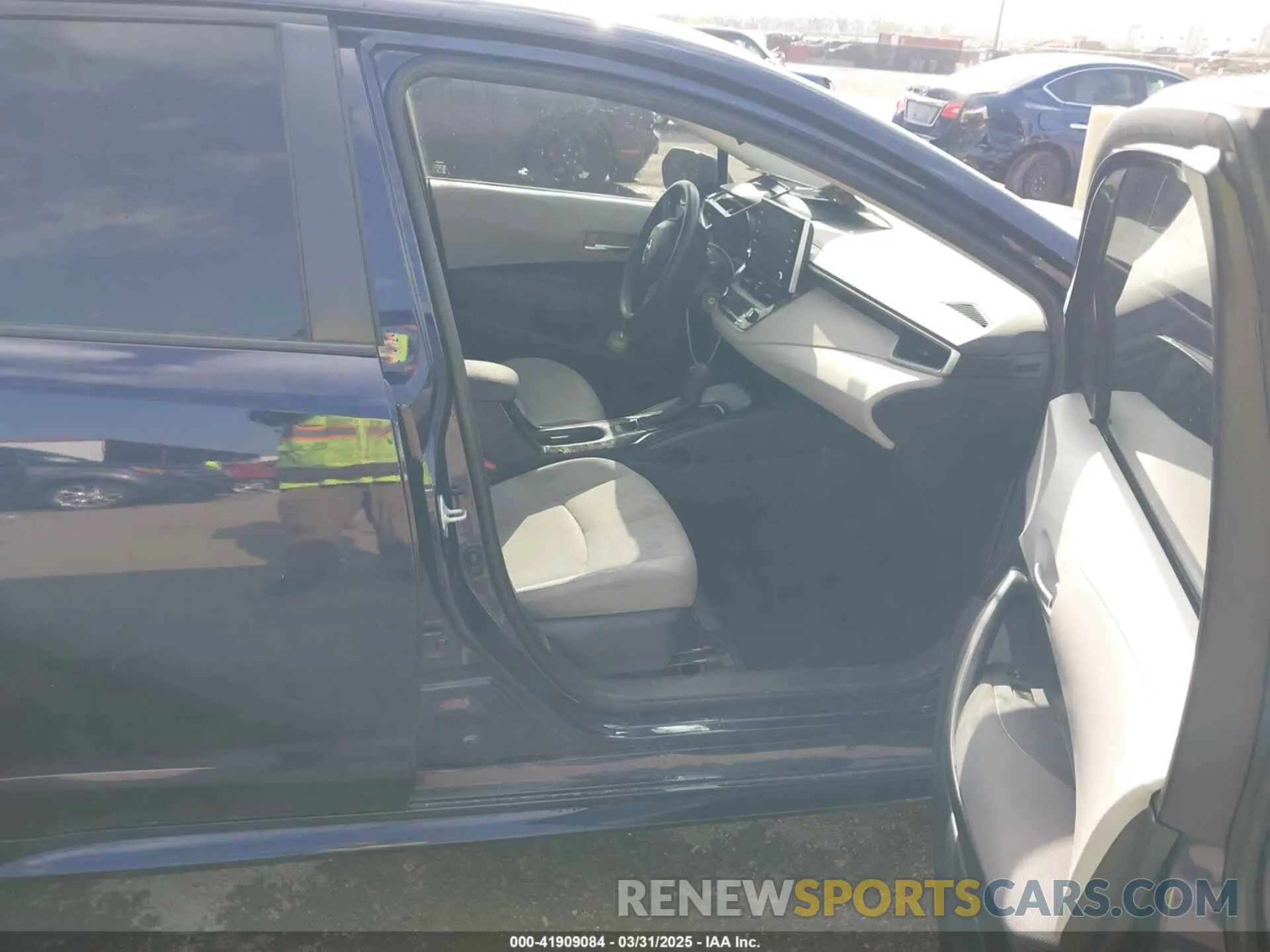 5 Photograph of a damaged car JTDEPRAE5LJ060953 TOYOTA COROLLA 2020