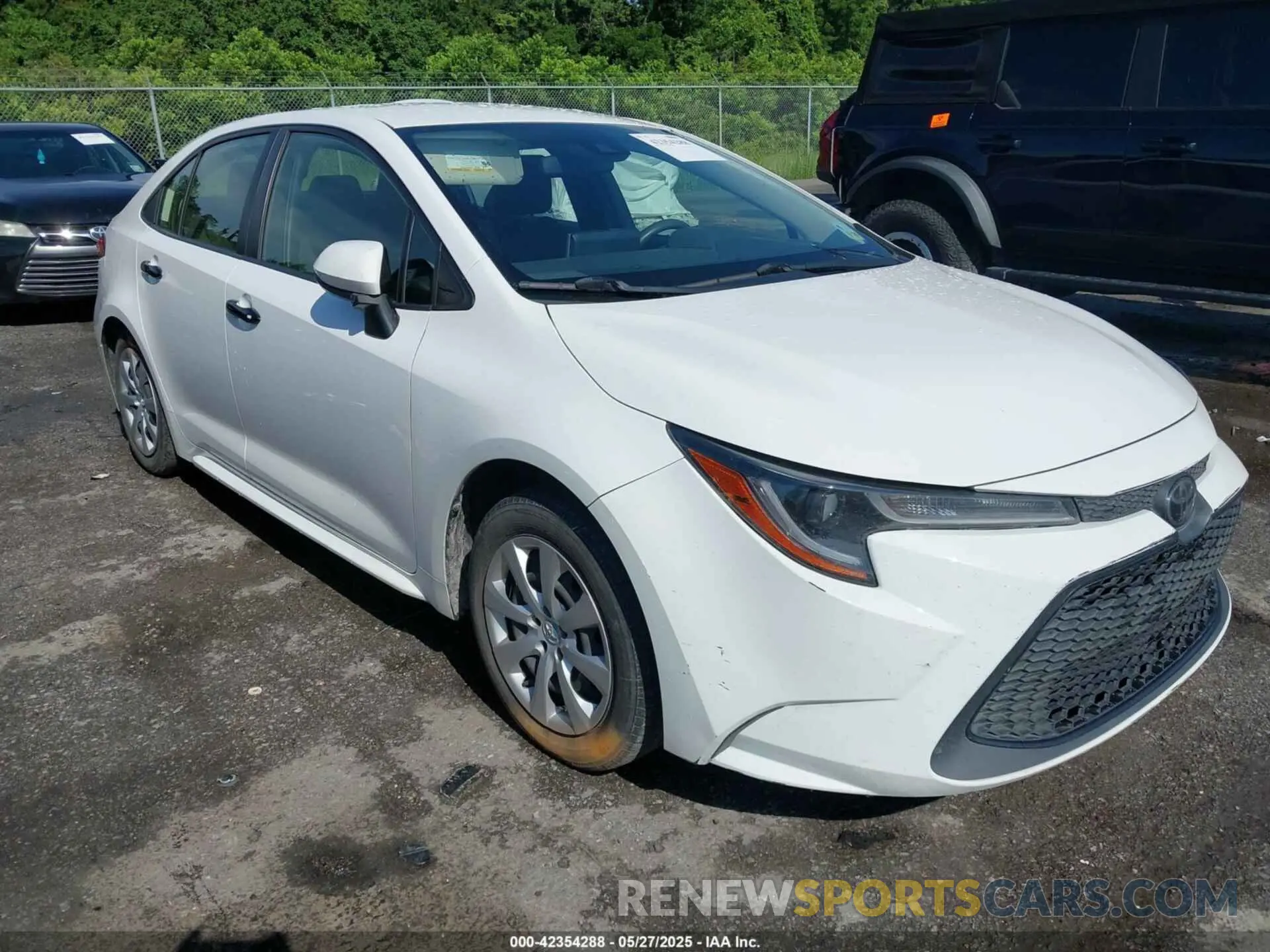 1 Photograph of a damaged car JTDEPRAE5LJ068132 TOYOTA COROLLA 2020