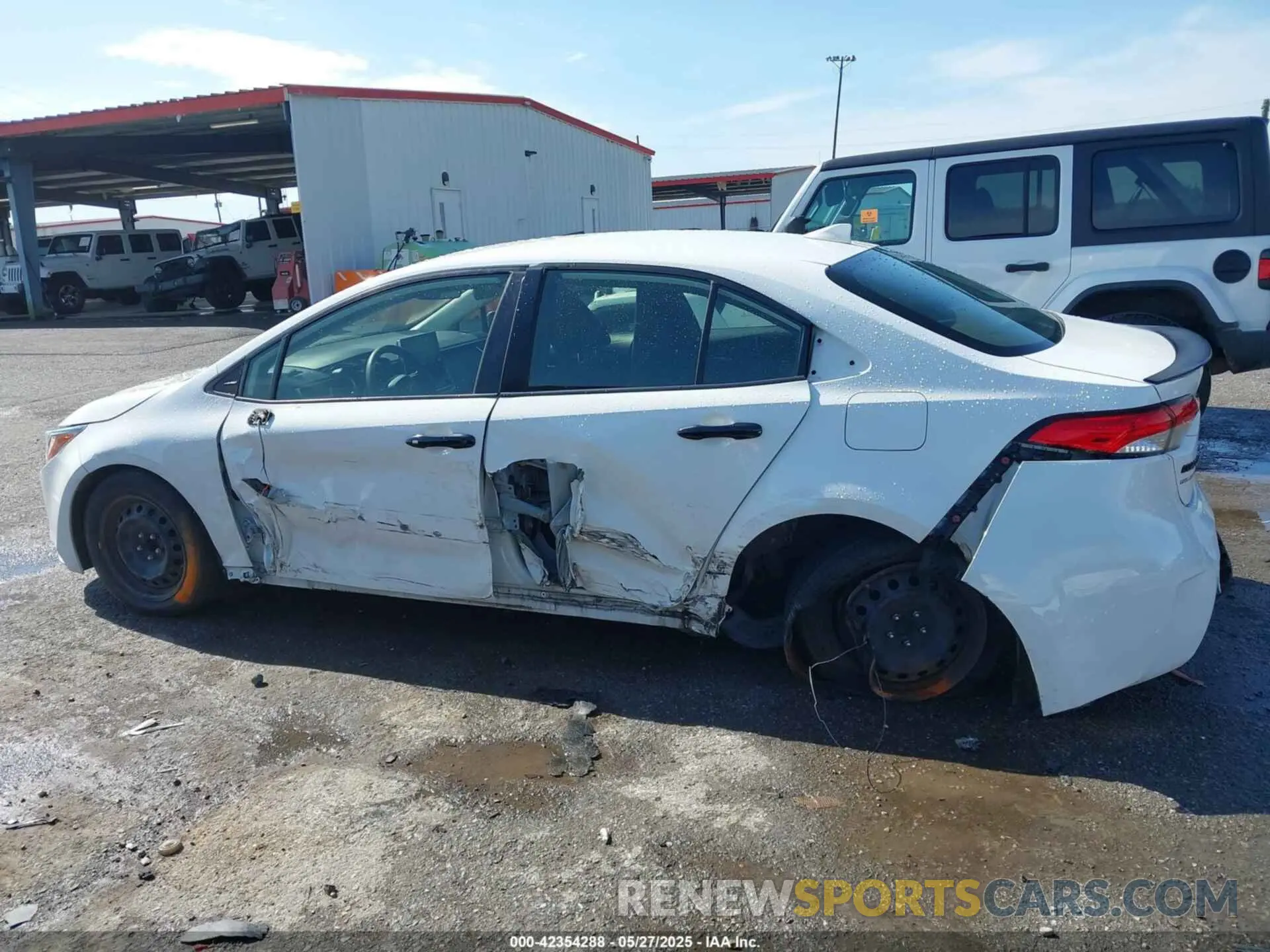 14 Photograph of a damaged car JTDEPRAE5LJ068132 TOYOTA COROLLA 2020