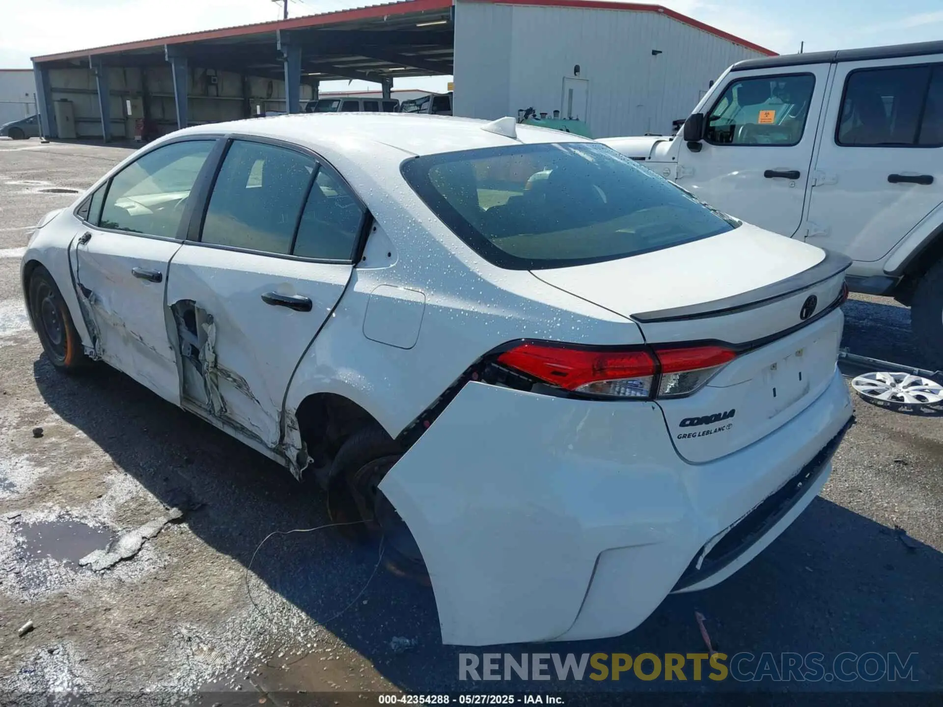 3 Photograph of a damaged car JTDEPRAE5LJ068132 TOYOTA COROLLA 2020