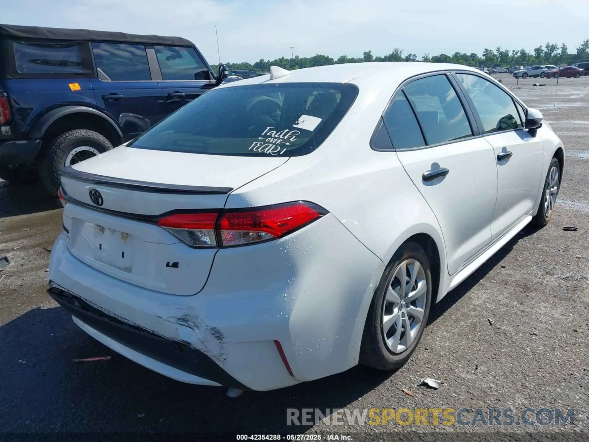 4 Photograph of a damaged car JTDEPRAE5LJ068132 TOYOTA COROLLA 2020
