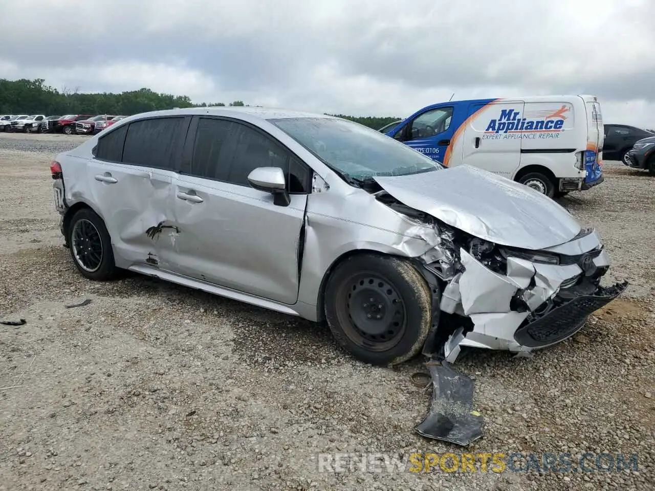 4 Photograph of a damaged car JTDEPRAE5LJ073959 TOYOTA COROLLA 2020