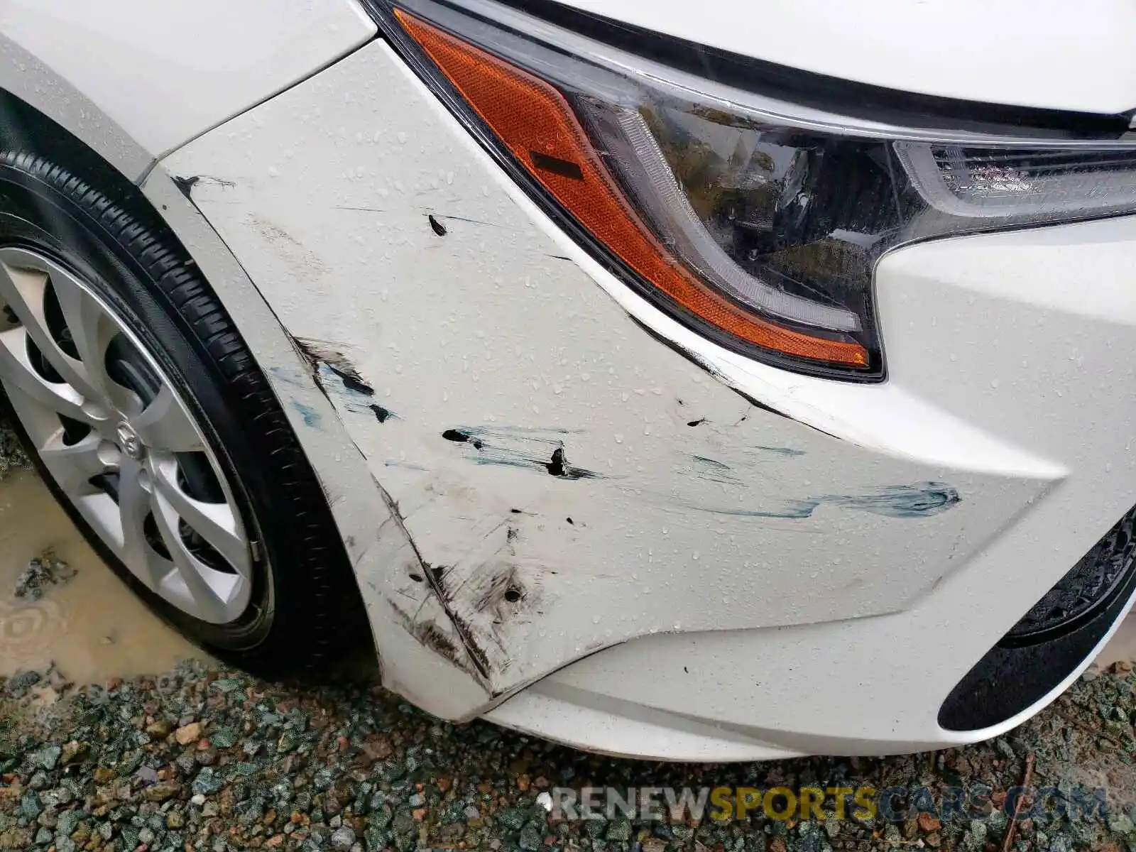 9 Photograph of a damaged car JTDEPRAE5LJ080930 TOYOTA COROLLA 2020