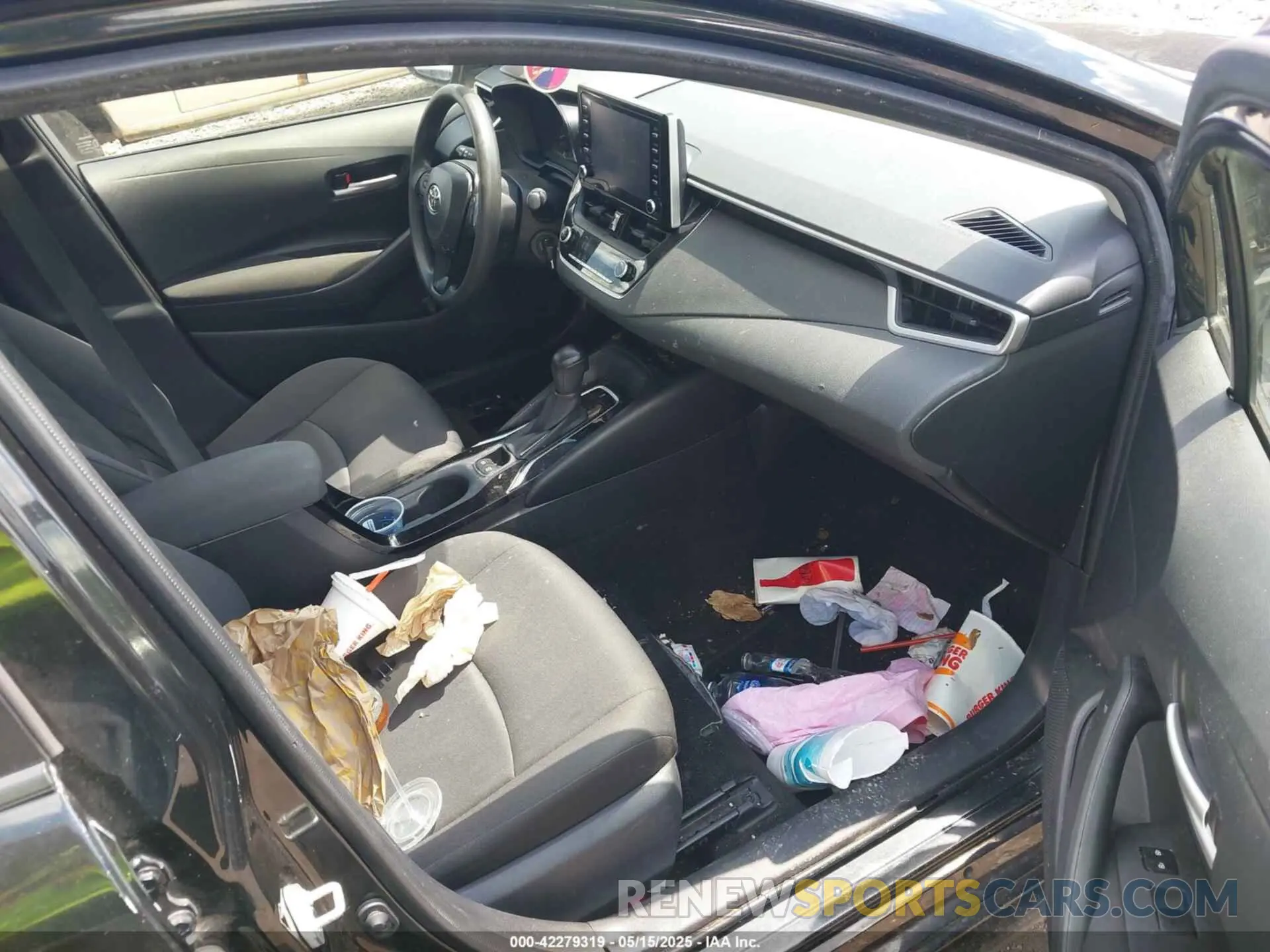 5 Photograph of a damaged car JTDEPRAE5LJ099347 TOYOTA COROLLA 2020