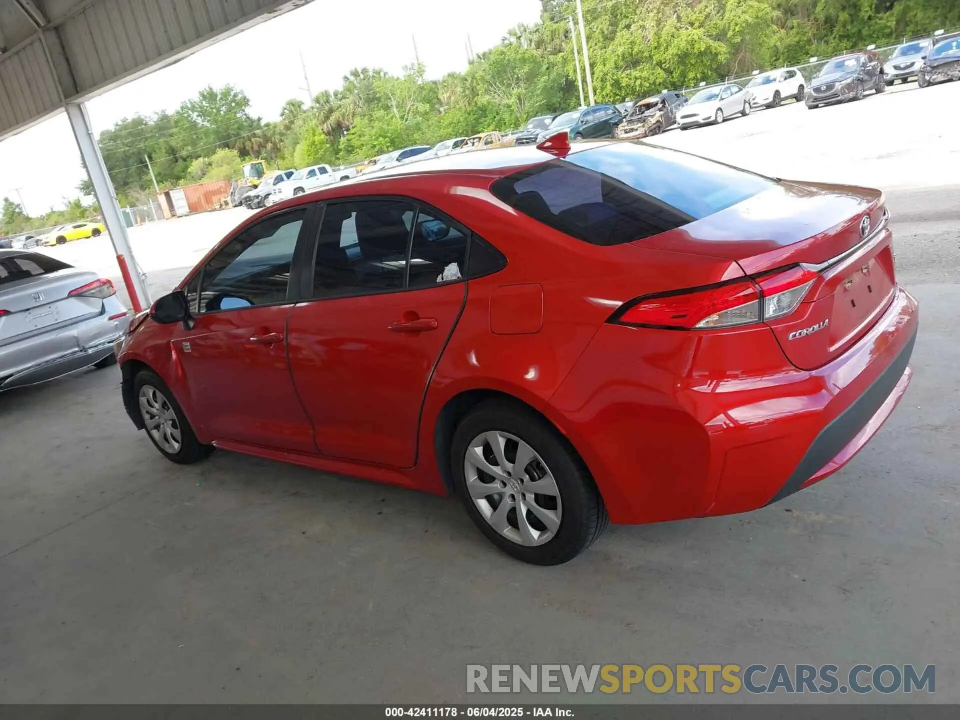 15 Photograph of a damaged car JTDEPRAE5LJ099509 TOYOTA COROLLA 2020