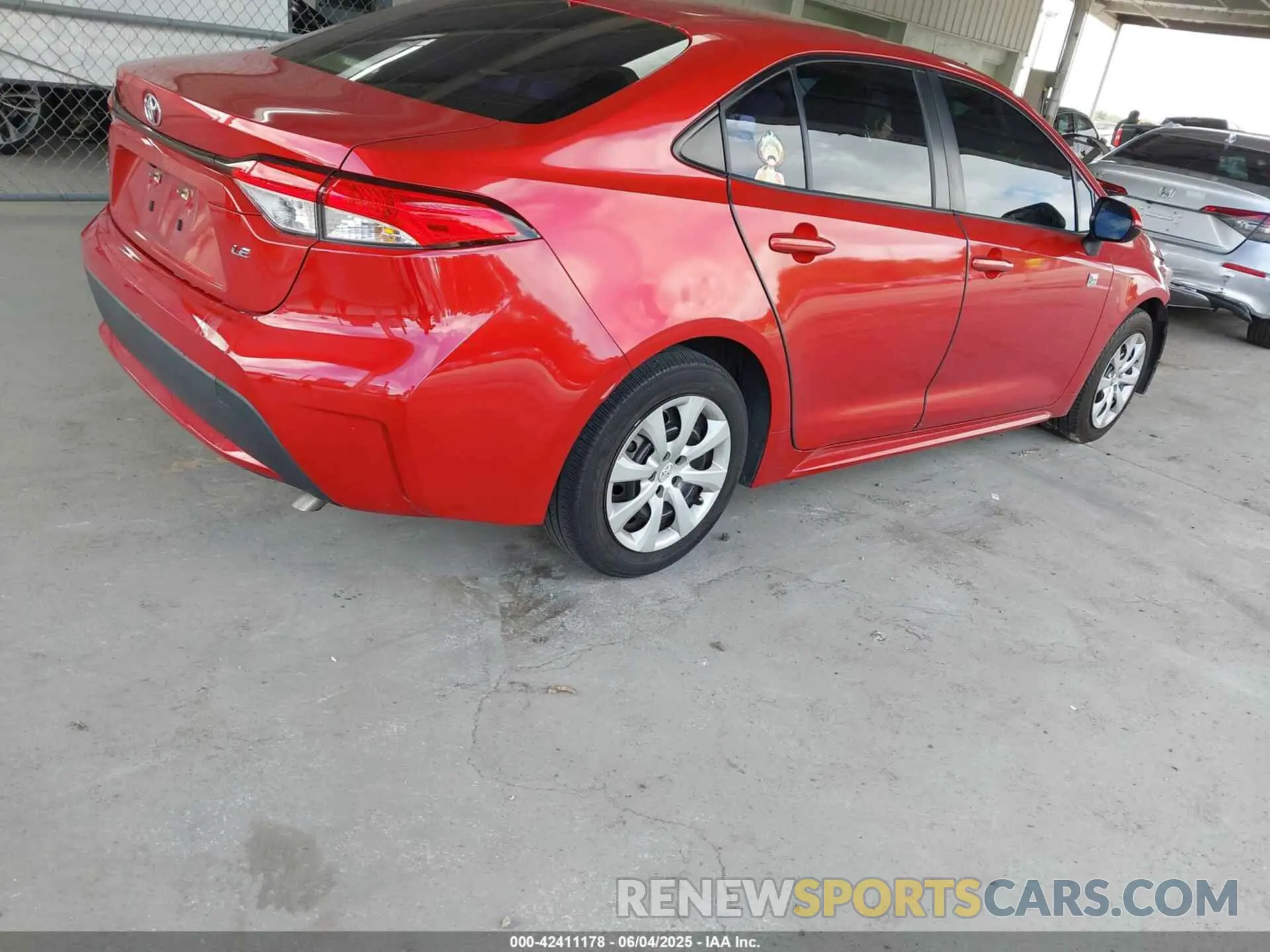 4 Photograph of a damaged car JTDEPRAE5LJ099509 TOYOTA COROLLA 2020