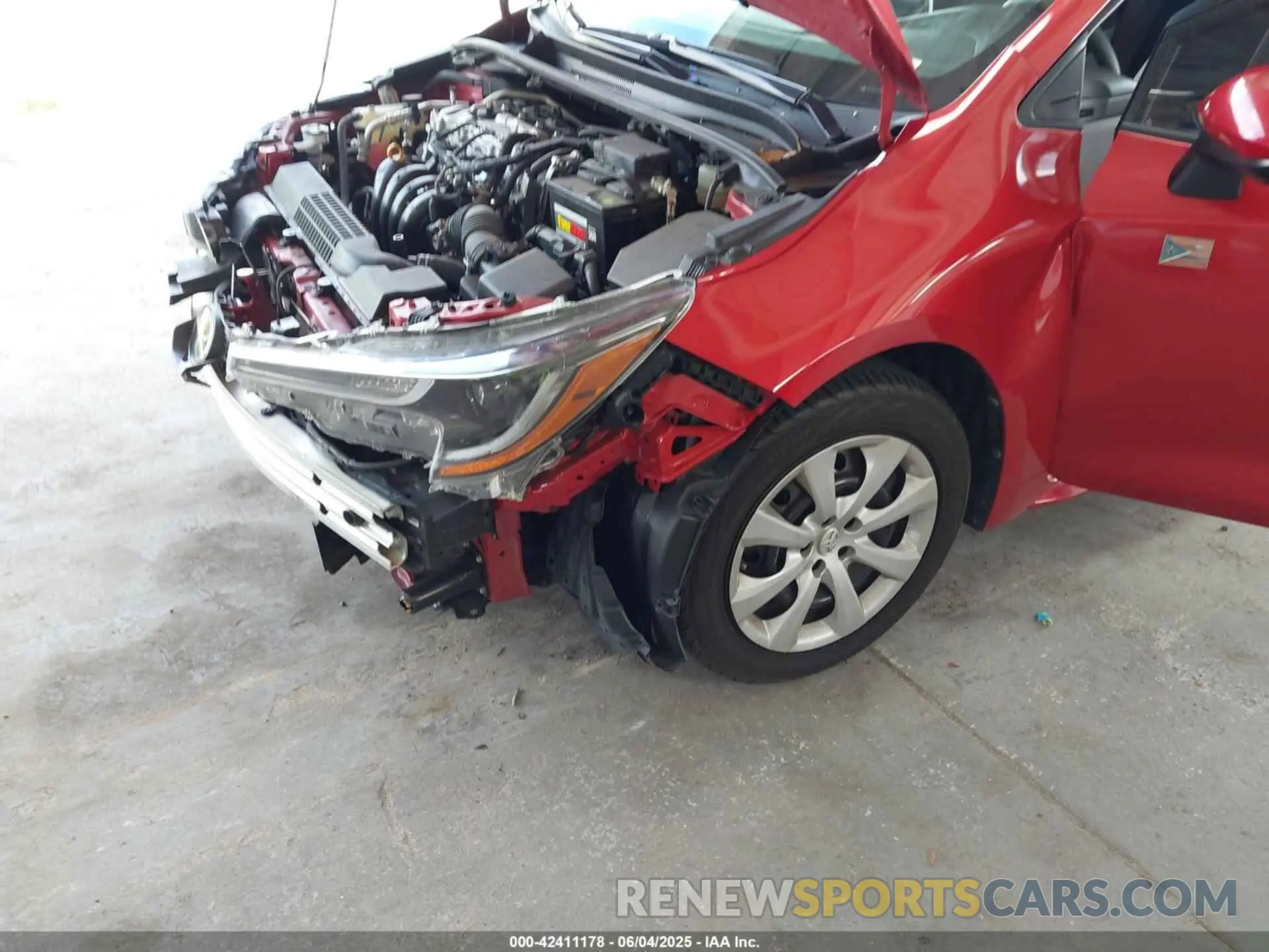 6 Photograph of a damaged car JTDEPRAE5LJ099509 TOYOTA COROLLA 2020