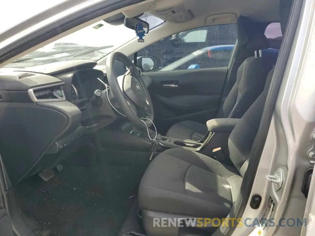 7 Photograph of a damaged car JTDEPRAE5LJ101839 TOYOTA COROLLA 2020