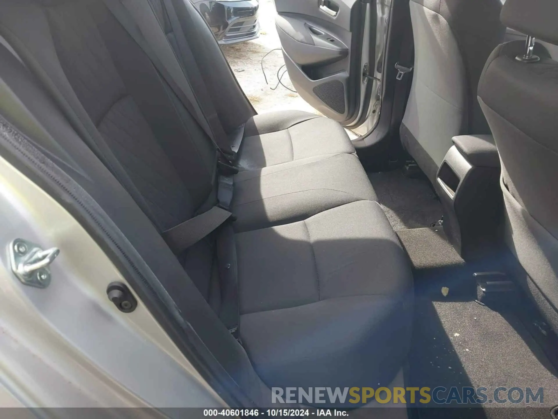 8 Photograph of a damaged car JTDEPRAE5LJ101873 TOYOTA COROLLA 2020