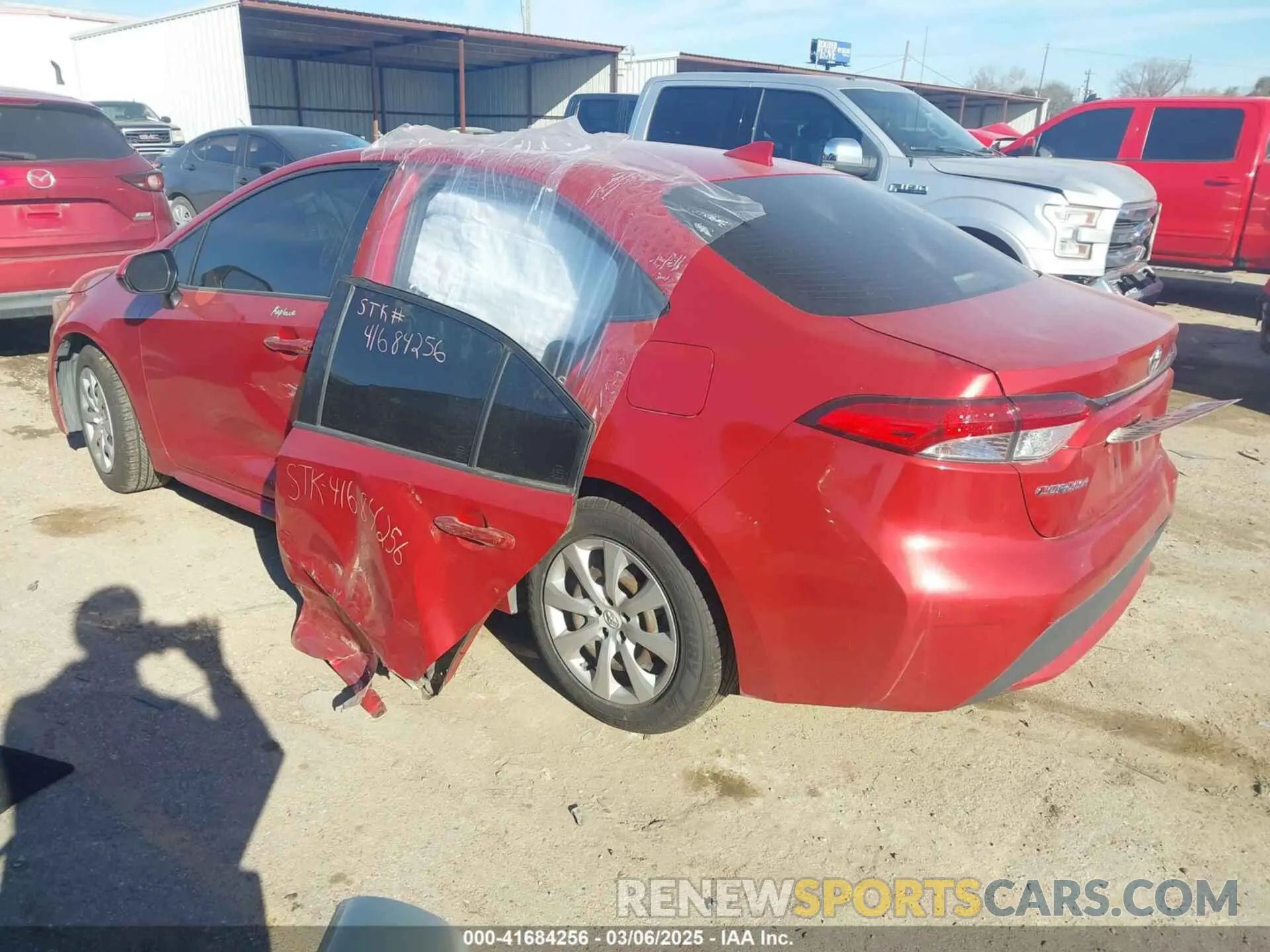3 Photograph of a damaged car JTDEPRAE5LJ106071 TOYOTA COROLLA 2020