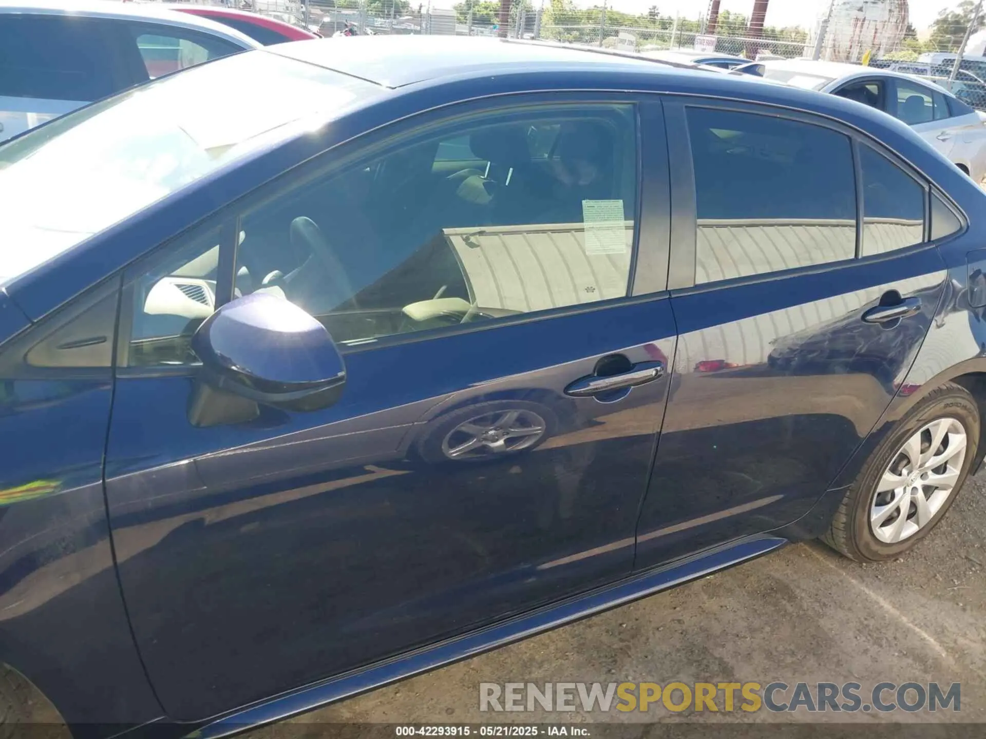 14 Photograph of a damaged car JTDEPRAE5LJ106605 TOYOTA COROLLA 2020