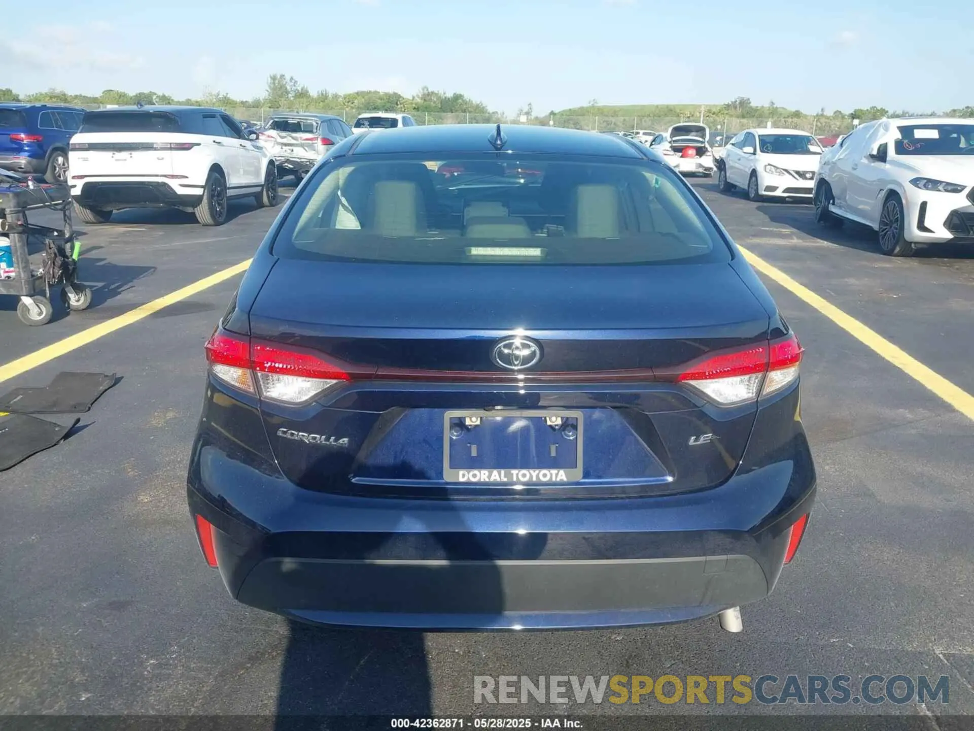 16 Photograph of a damaged car JTDEPRAE5LJ108970 TOYOTA COROLLA 2020