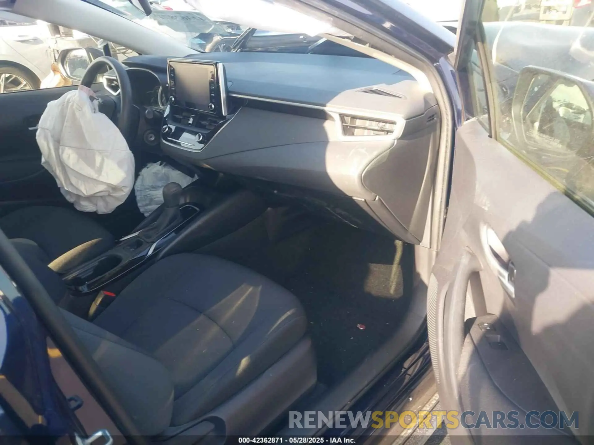 5 Photograph of a damaged car JTDEPRAE5LJ108970 TOYOTA COROLLA 2020
