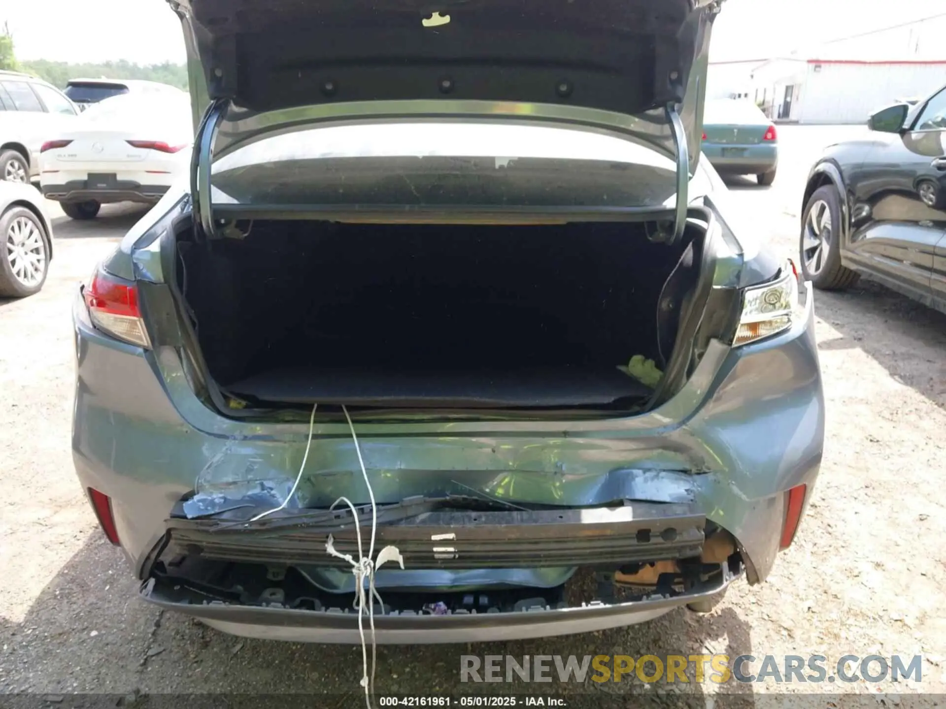 16 Photograph of a damaged car JTDEPRAE5LJ109259 TOYOTA COROLLA 2020