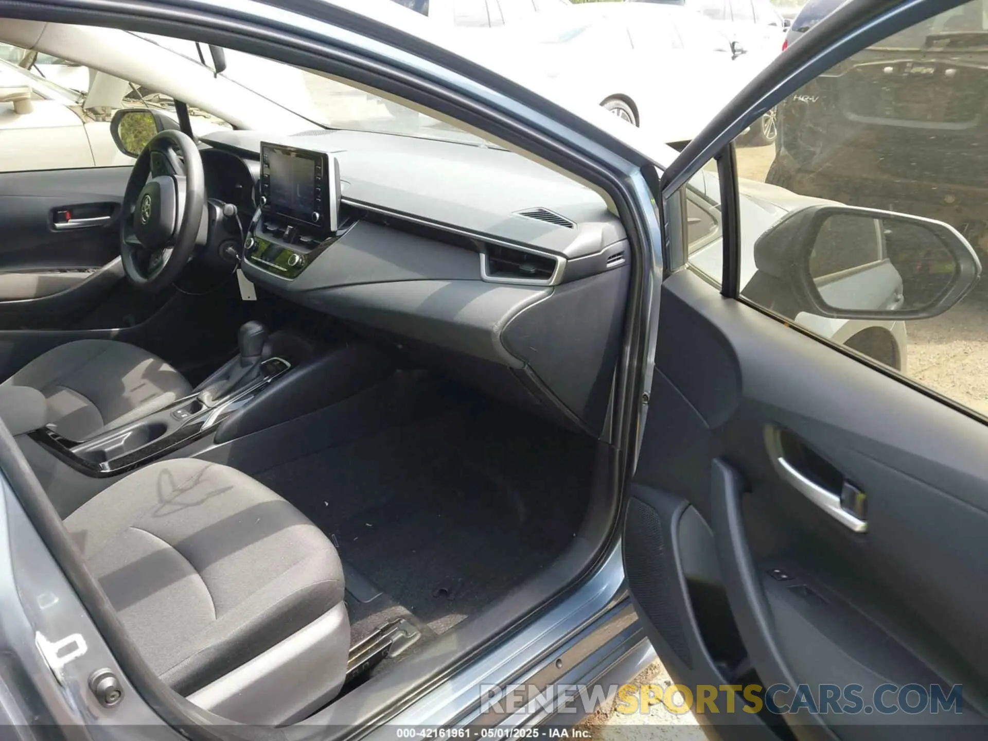 5 Photograph of a damaged car JTDEPRAE5LJ109259 TOYOTA COROLLA 2020
