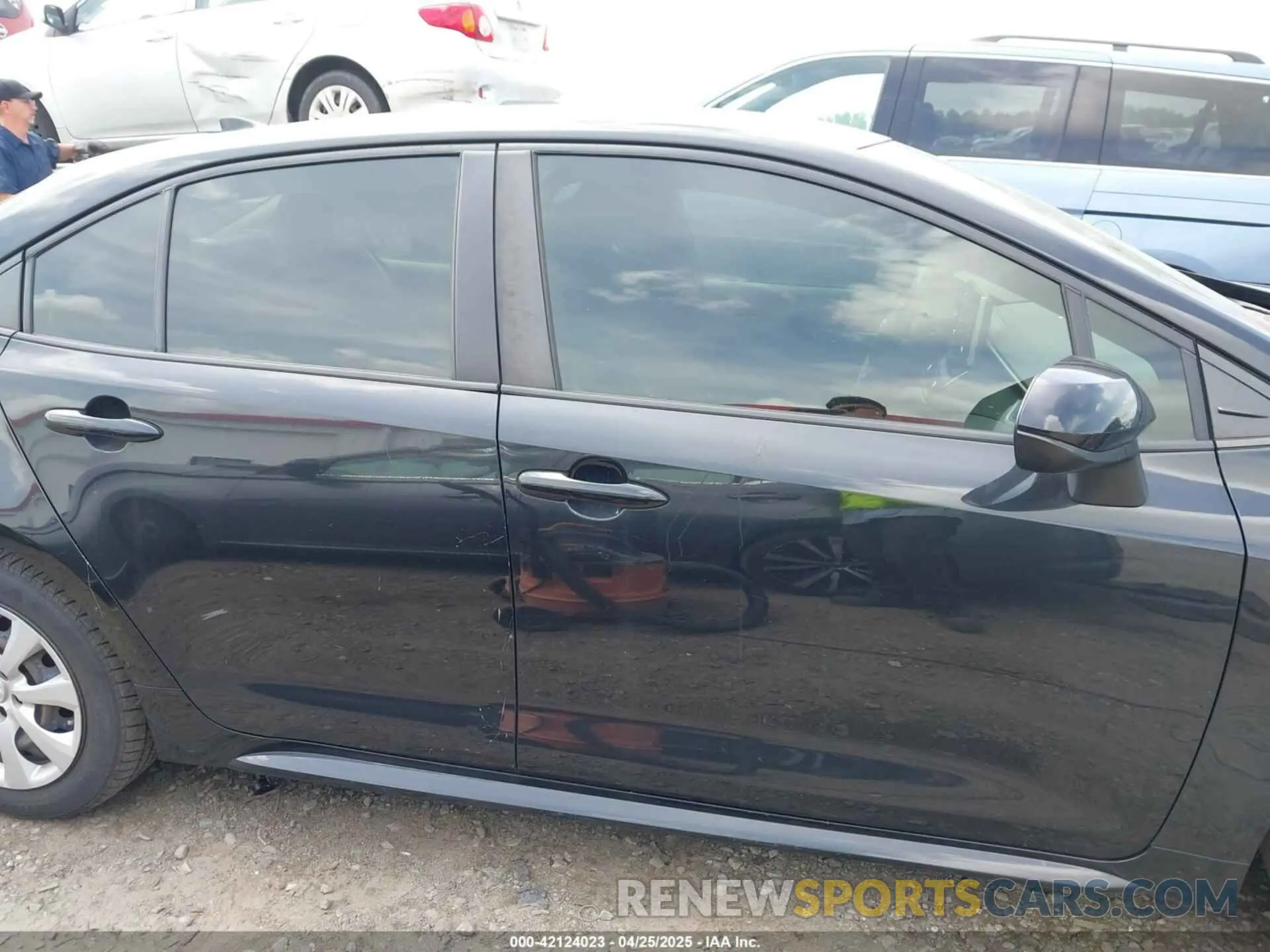 13 Photograph of a damaged car JTDEPRAE5LJ109990 TOYOTA COROLLA 2020