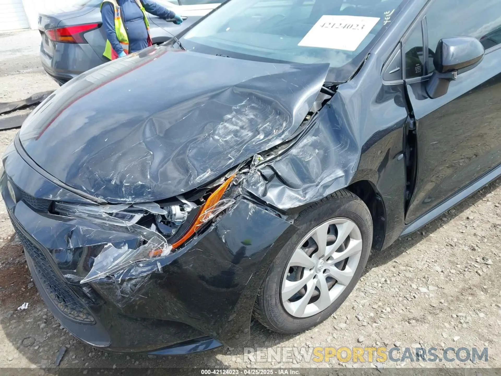 6 Photograph of a damaged car JTDEPRAE5LJ109990 TOYOTA COROLLA 2020