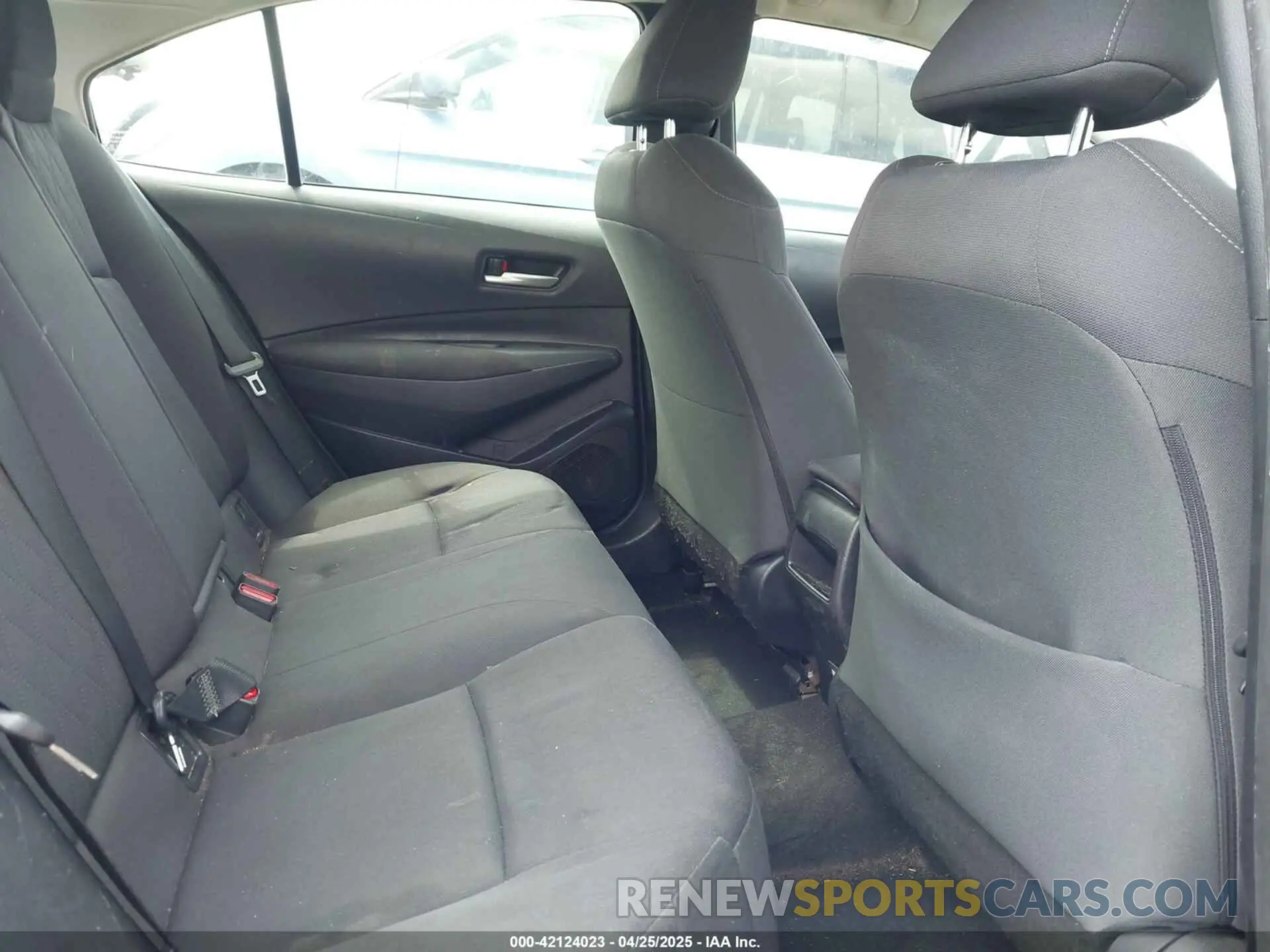 8 Photograph of a damaged car JTDEPRAE5LJ109990 TOYOTA COROLLA 2020