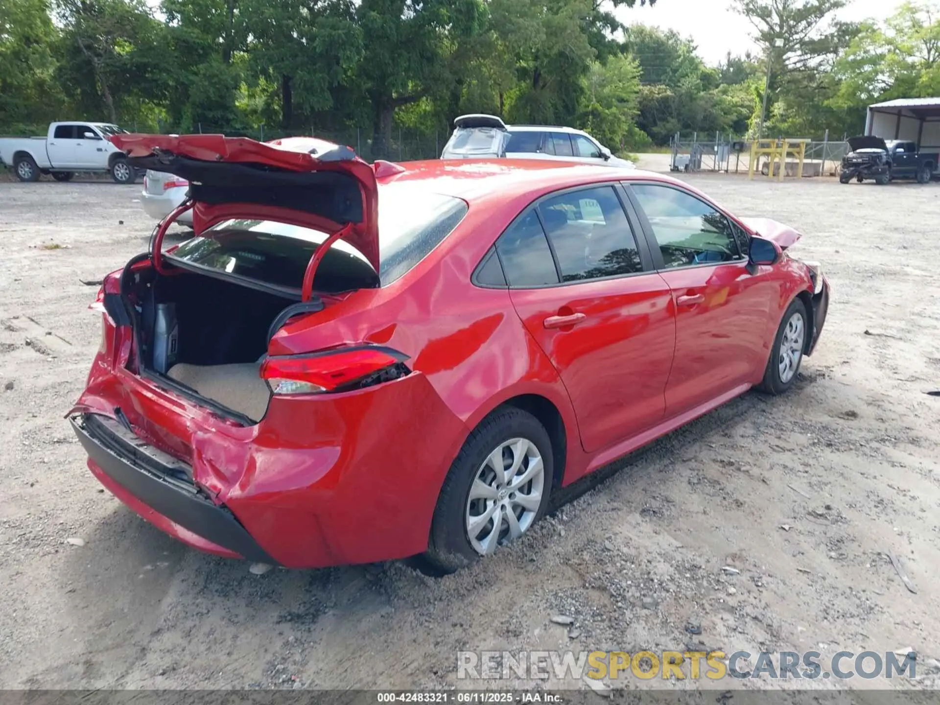 4 Photograph of a damaged car JTDEPRAE5LJ111965 TOYOTA COROLLA 2020