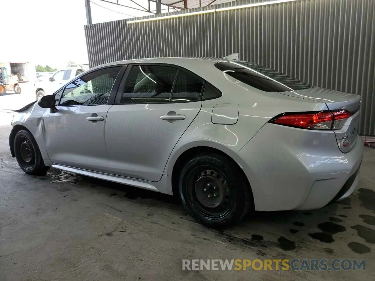 2 Photograph of a damaged car JTDEPRAE5LJ113019 TOYOTA COROLLA 2020