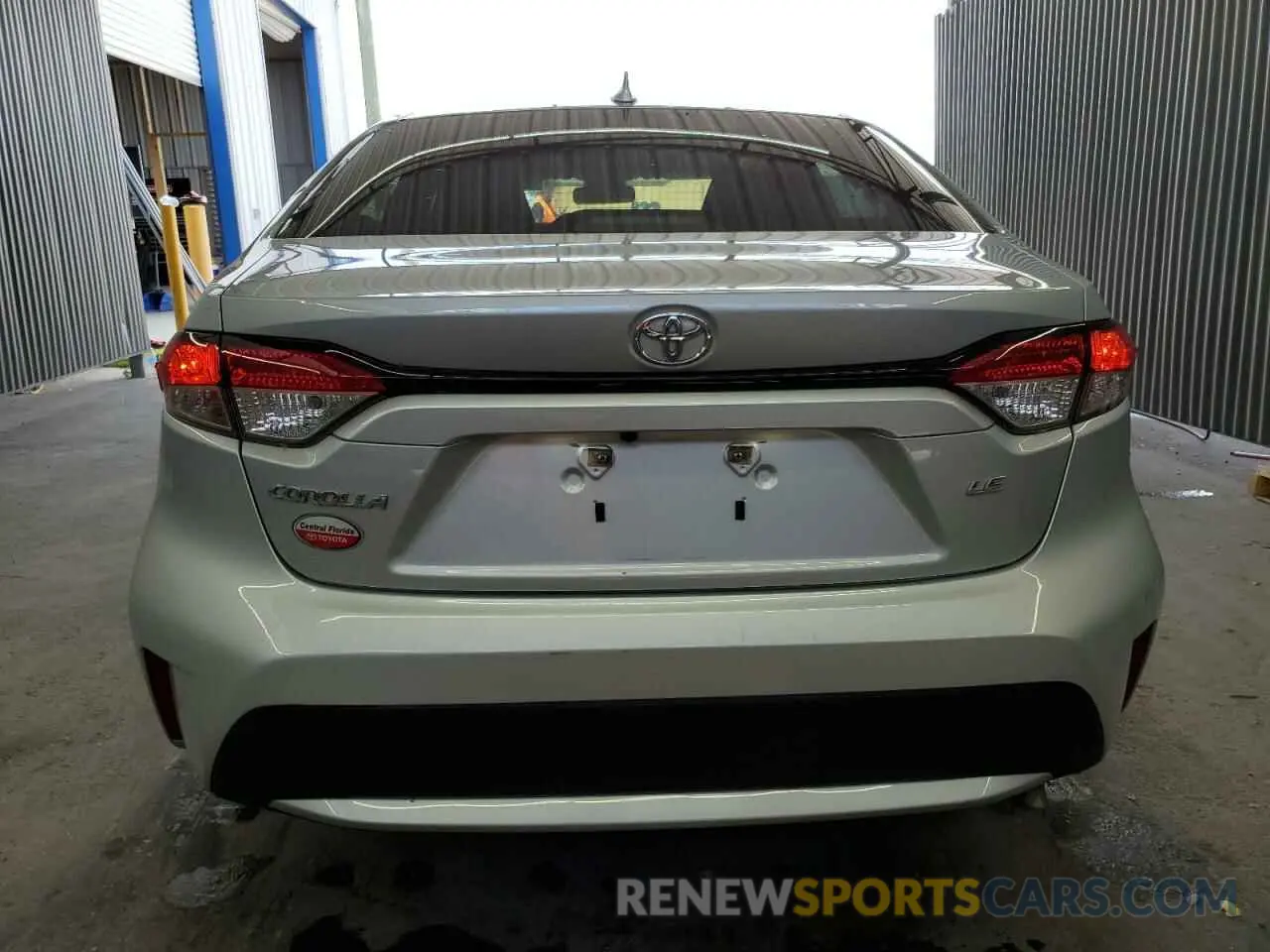 6 Photograph of a damaged car JTDEPRAE5LJ113019 TOYOTA COROLLA 2020