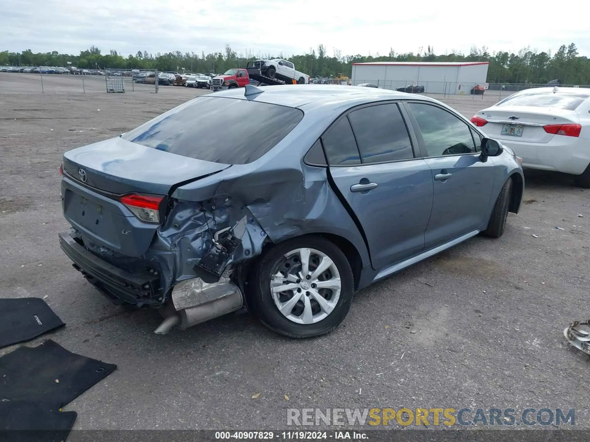 4 Photograph of a damaged car JTDEPRAE5LJ114946 TOYOTA COROLLA 2020