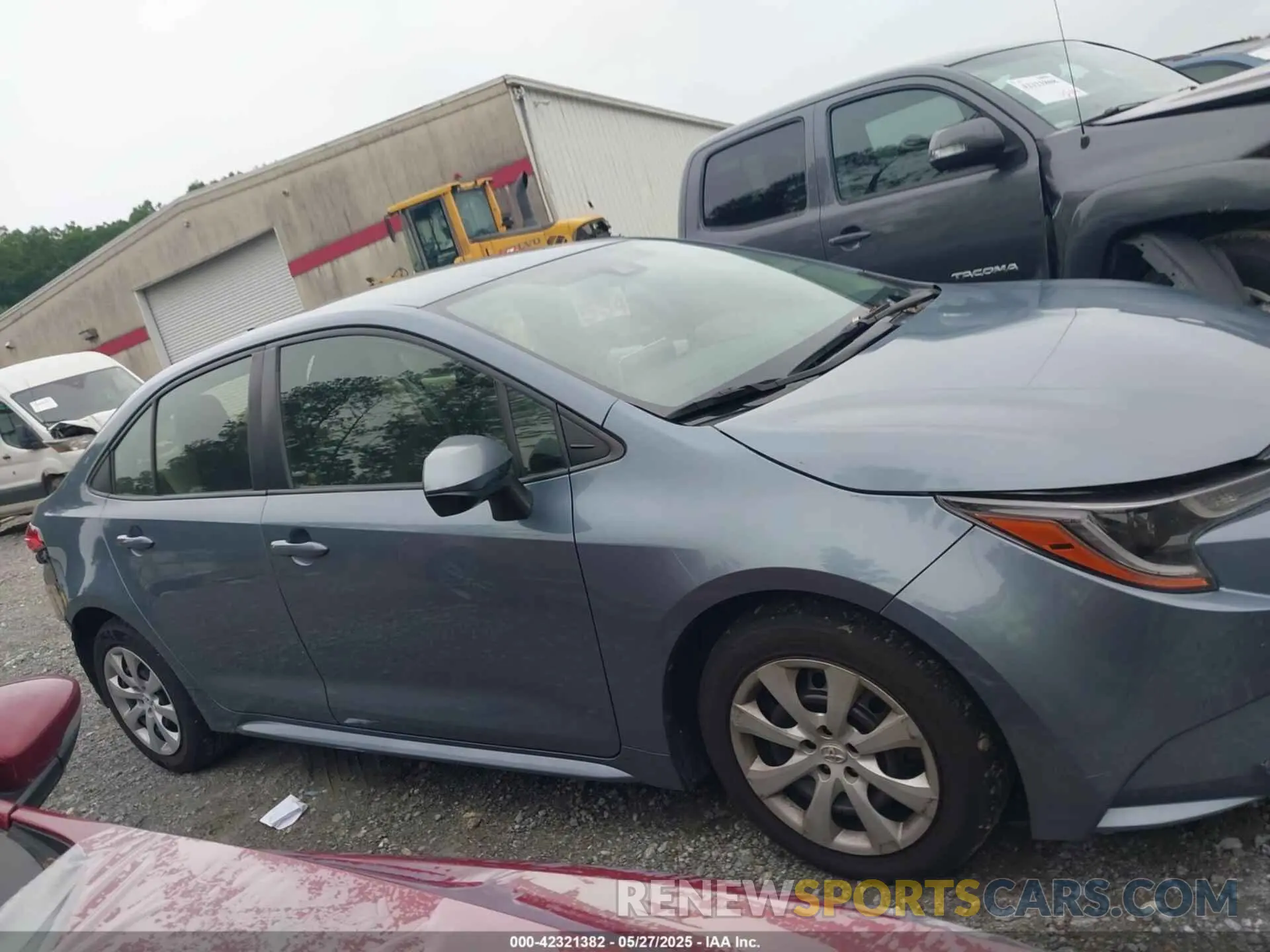 13 Photograph of a damaged car JTDEPRAE6LJ022955 TOYOTA COROLLA 2020