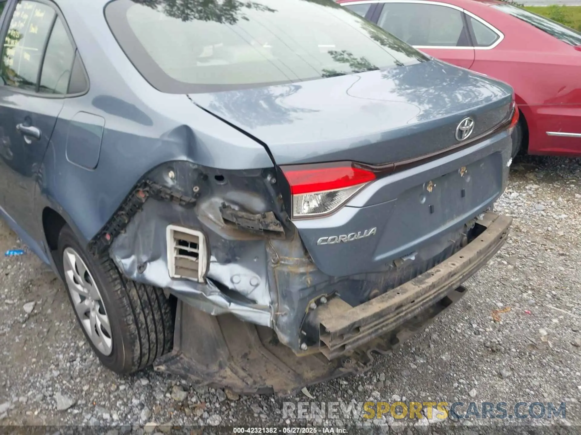 17 Photograph of a damaged car JTDEPRAE6LJ022955 TOYOTA COROLLA 2020