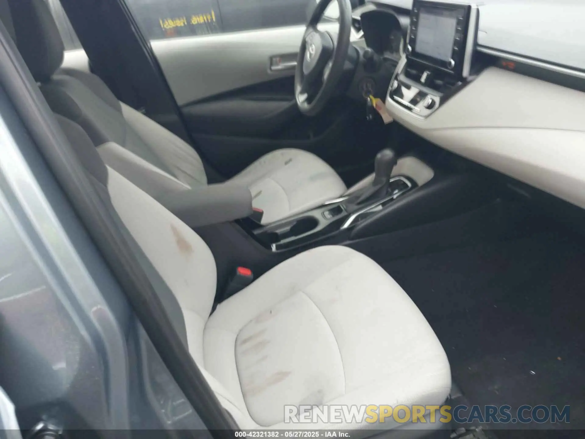 5 Photograph of a damaged car JTDEPRAE6LJ022955 TOYOTA COROLLA 2020