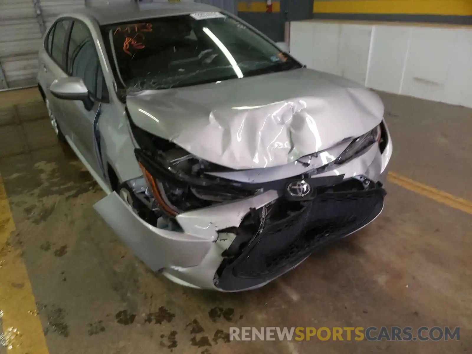 9 Photograph of a damaged car JTDEPRAE6LJ035947 TOYOTA COROLLA 2020