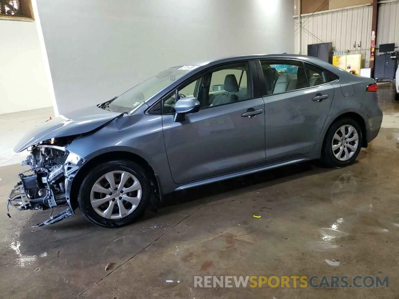 1 Photograph of a damaged car JTDEPRAE6LJ041053 TOYOTA COROLLA 2020