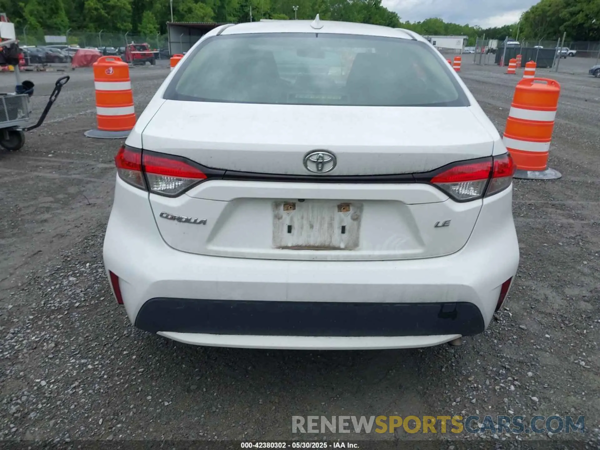 16 Photograph of a damaged car JTDEPRAE6LJ046141 TOYOTA COROLLA 2020