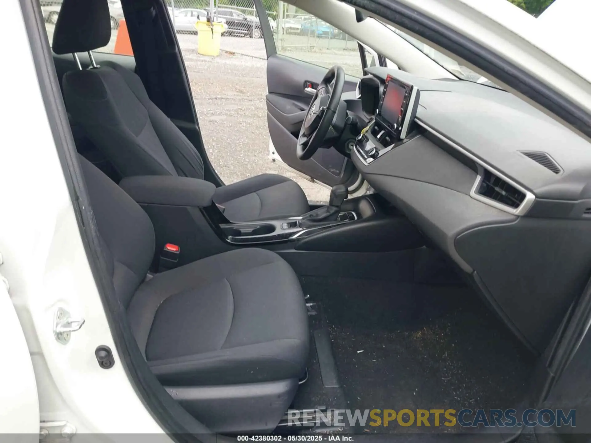 5 Photograph of a damaged car JTDEPRAE6LJ046141 TOYOTA COROLLA 2020