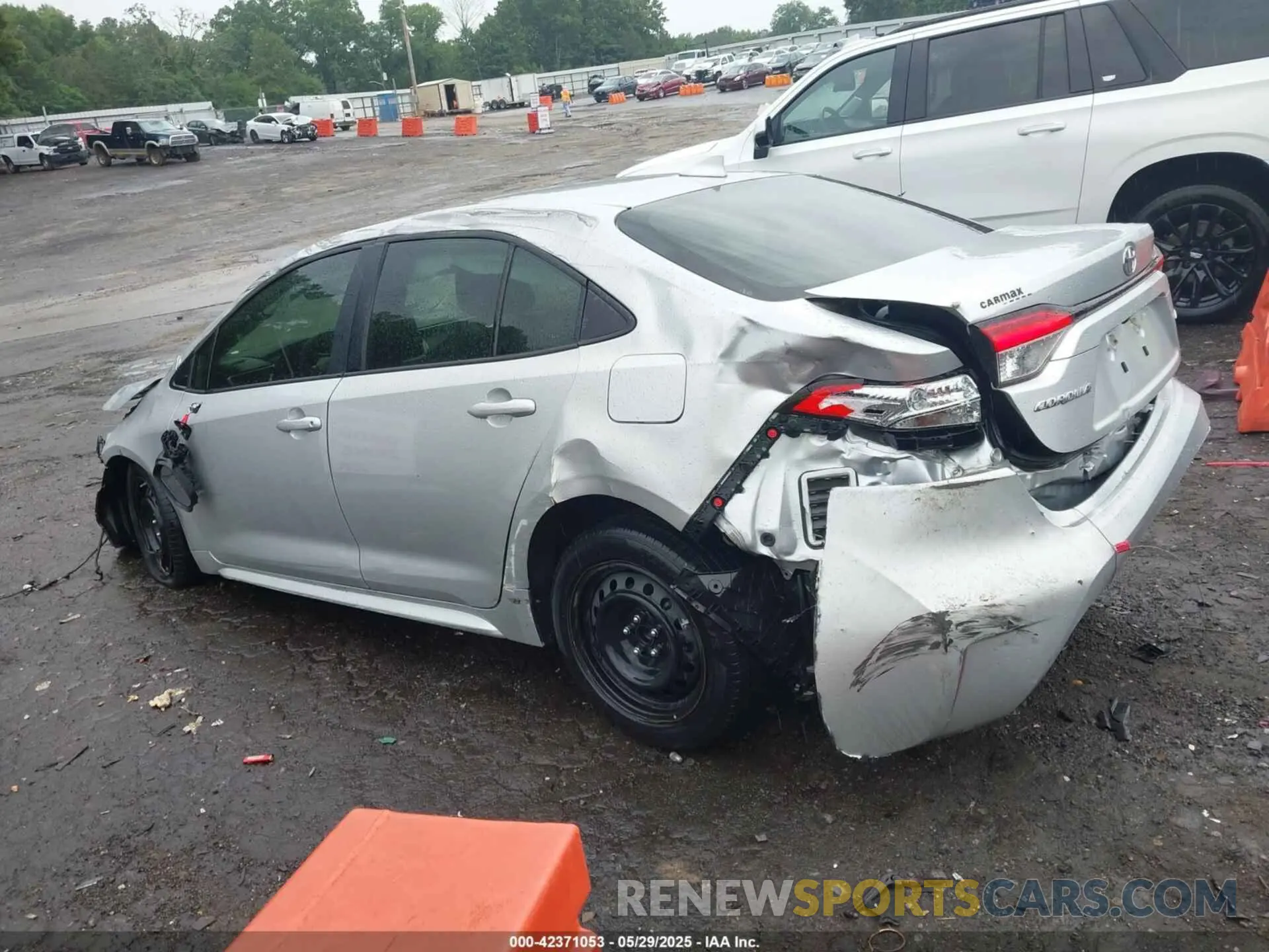 13 Photograph of a damaged car JTDEPRAE6LJ053168 TOYOTA COROLLA 2020